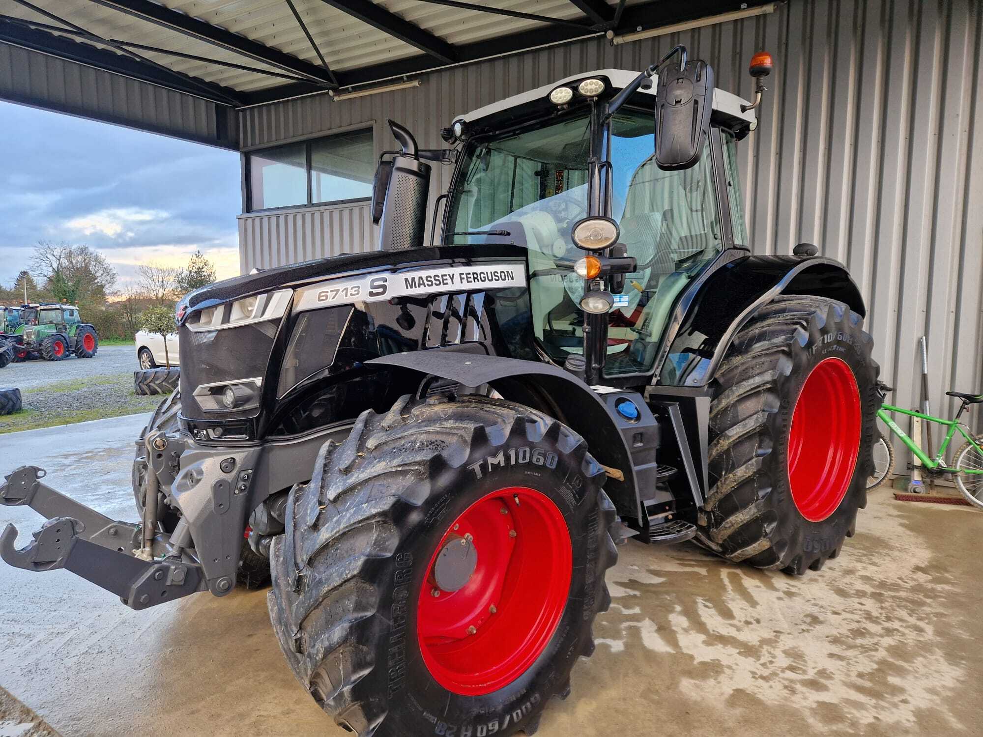 MASSEY FERGUSON 6713S DYNA VT