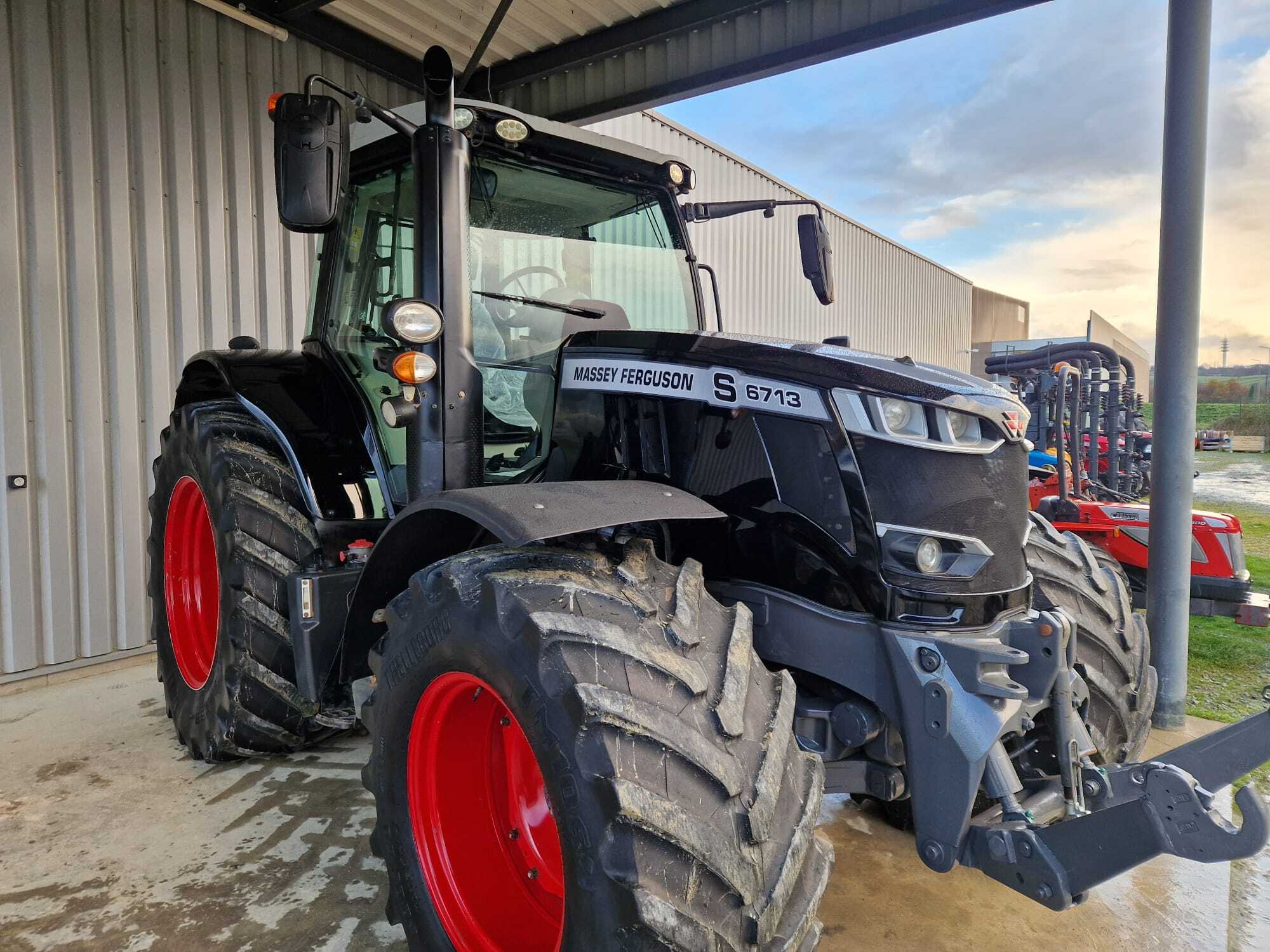 MASSEY FERGUSON 6713S DYNA VT