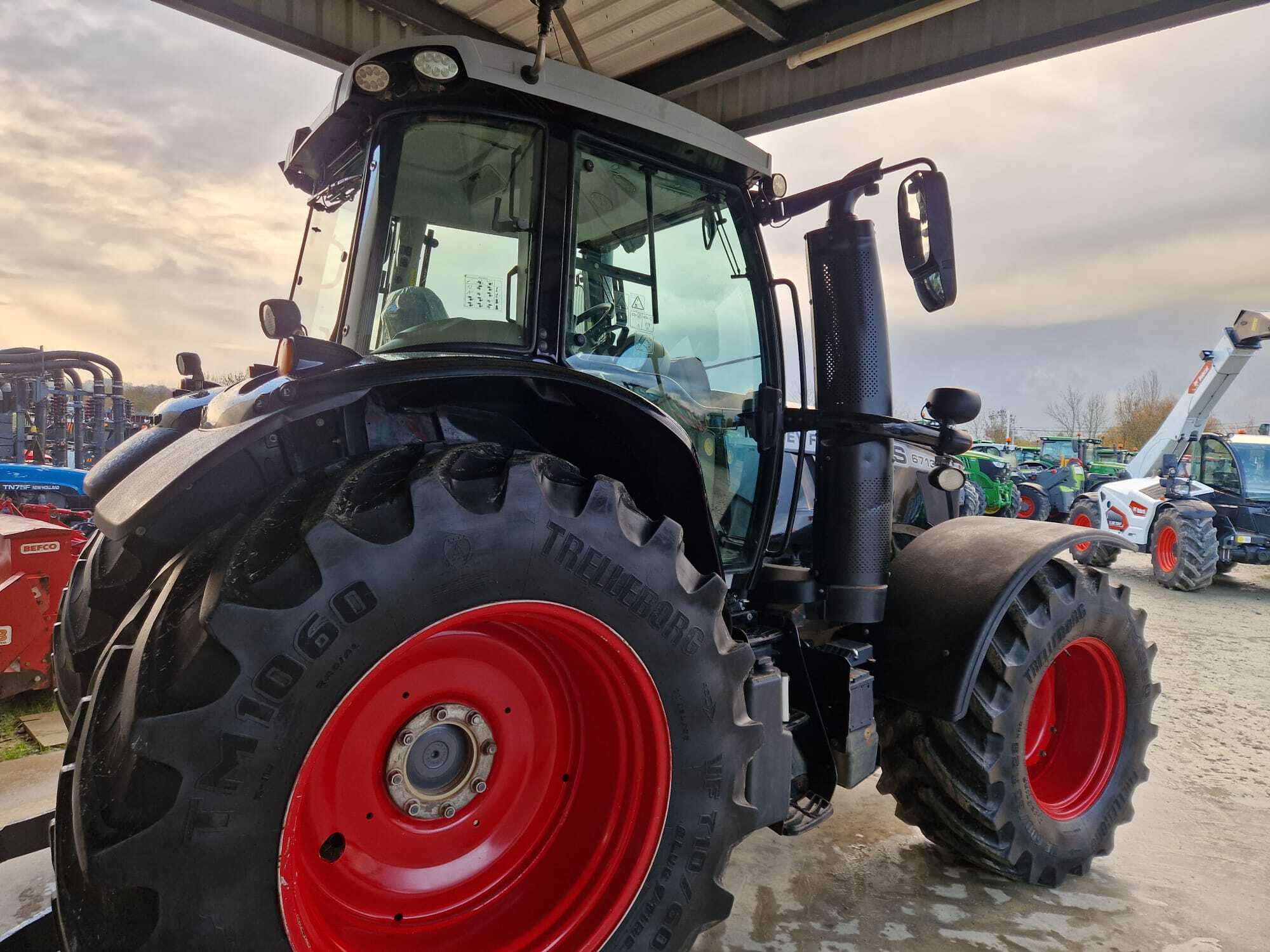 MASSEY FERGUSON 6713S DYNA VT