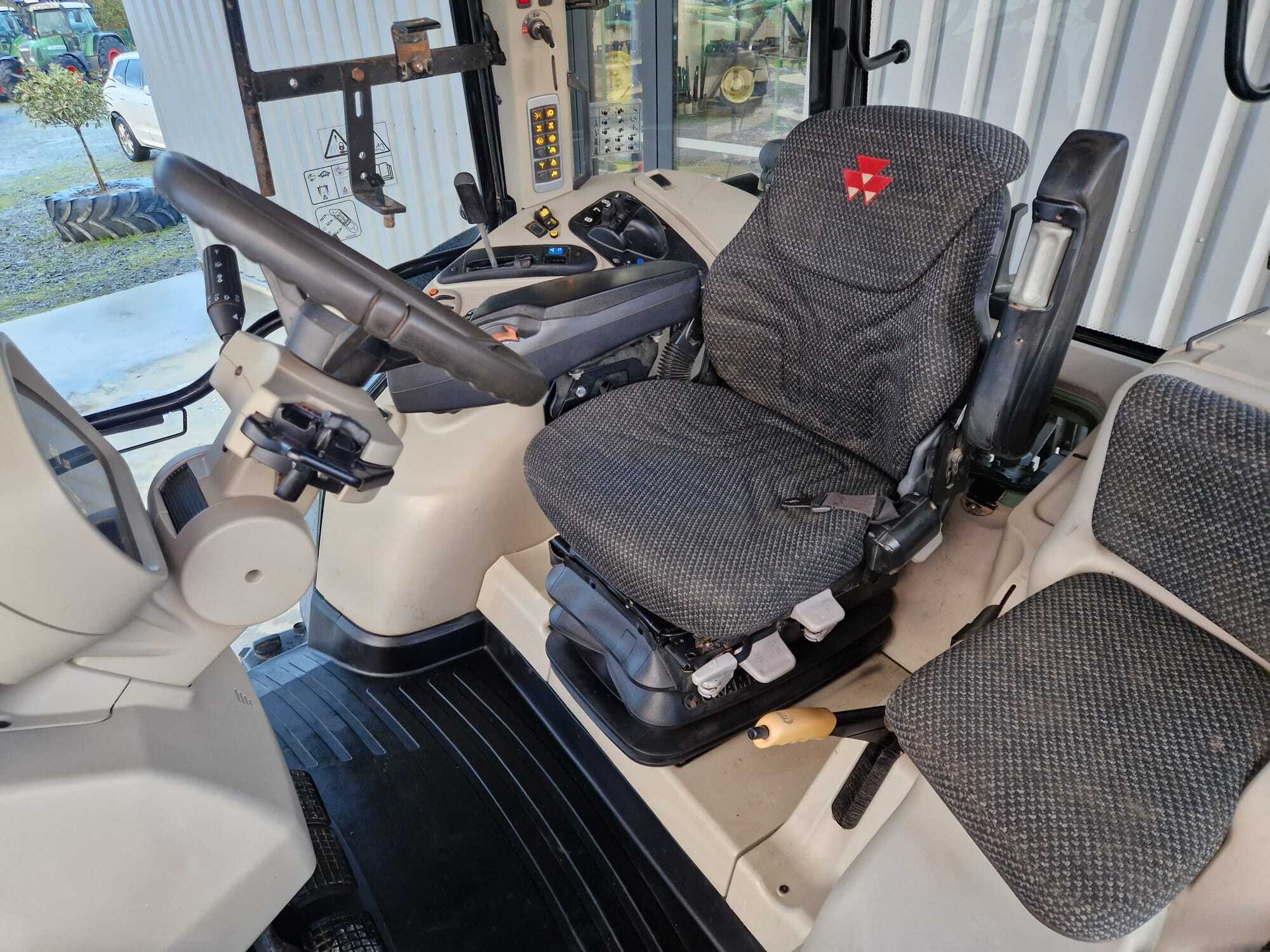 MASSEY FERGUSON 6713S DYNA VT