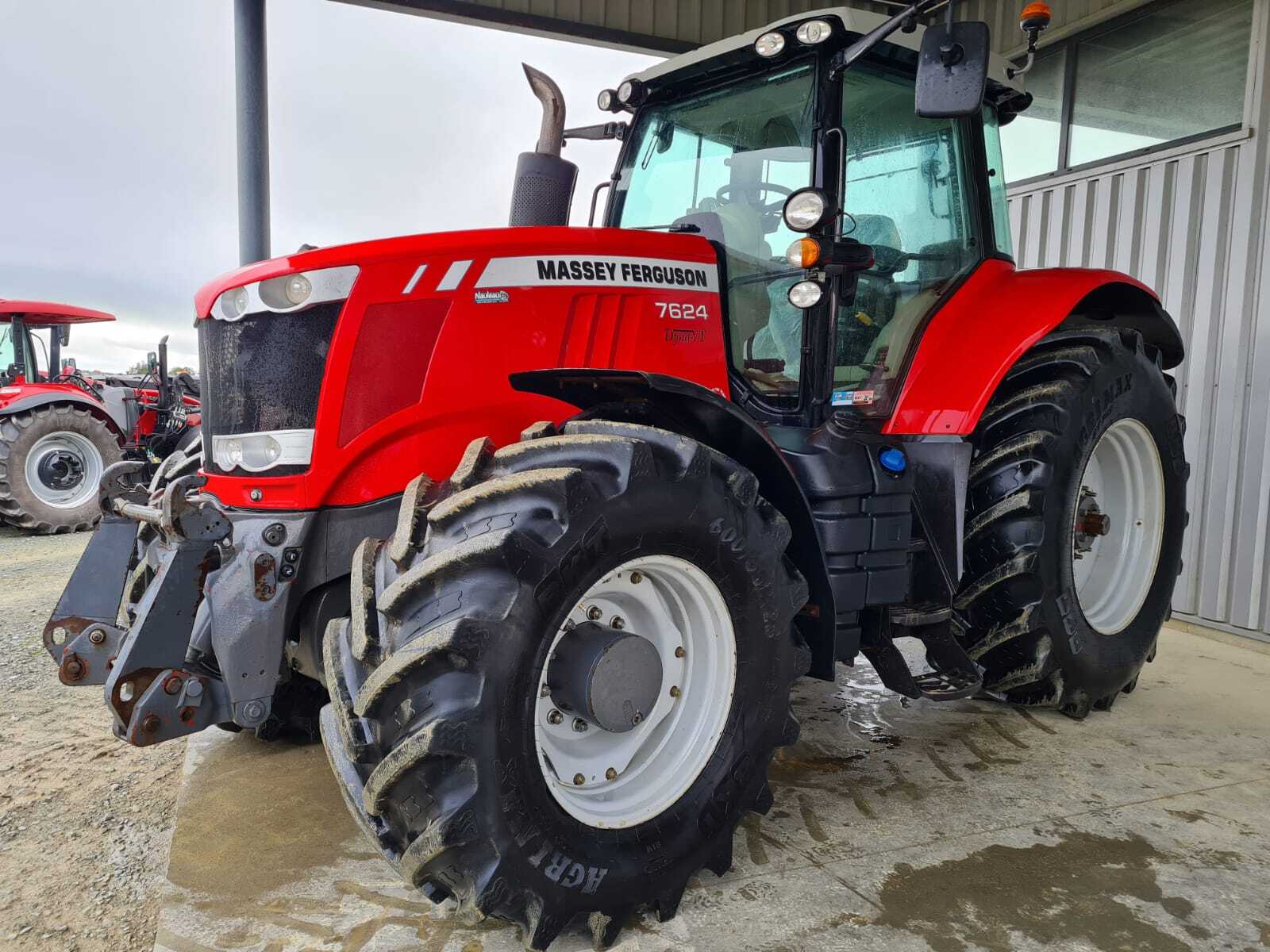 MASSEY FERGUSON 7624 DYNA VT
