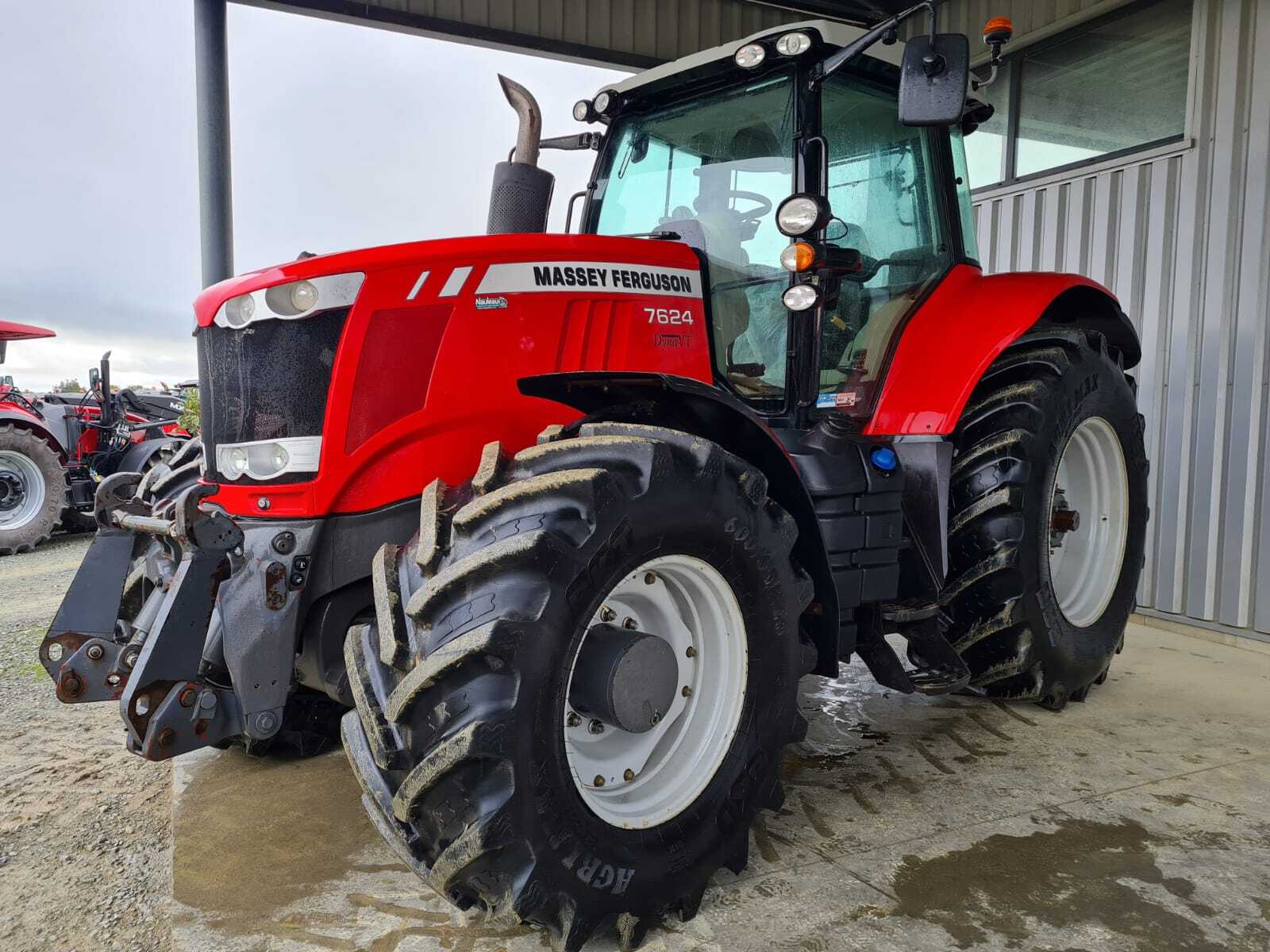 MASSEY FERGUSON 7624 DYNA VT