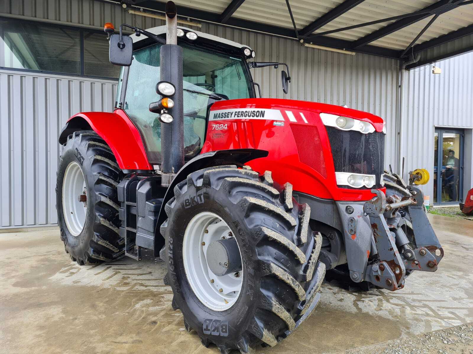 MASSEY FERGUSON 7624 DYNA VT