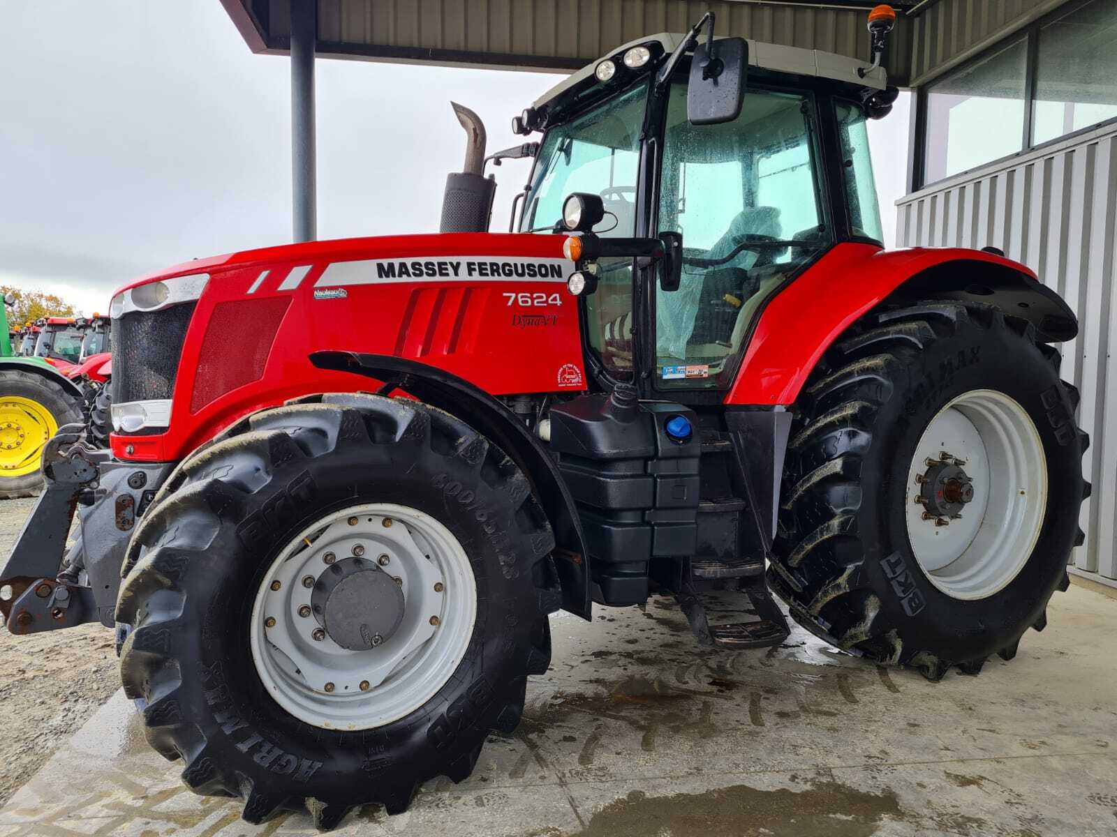 MASSEY FERGUSON 7624 DYNA VT