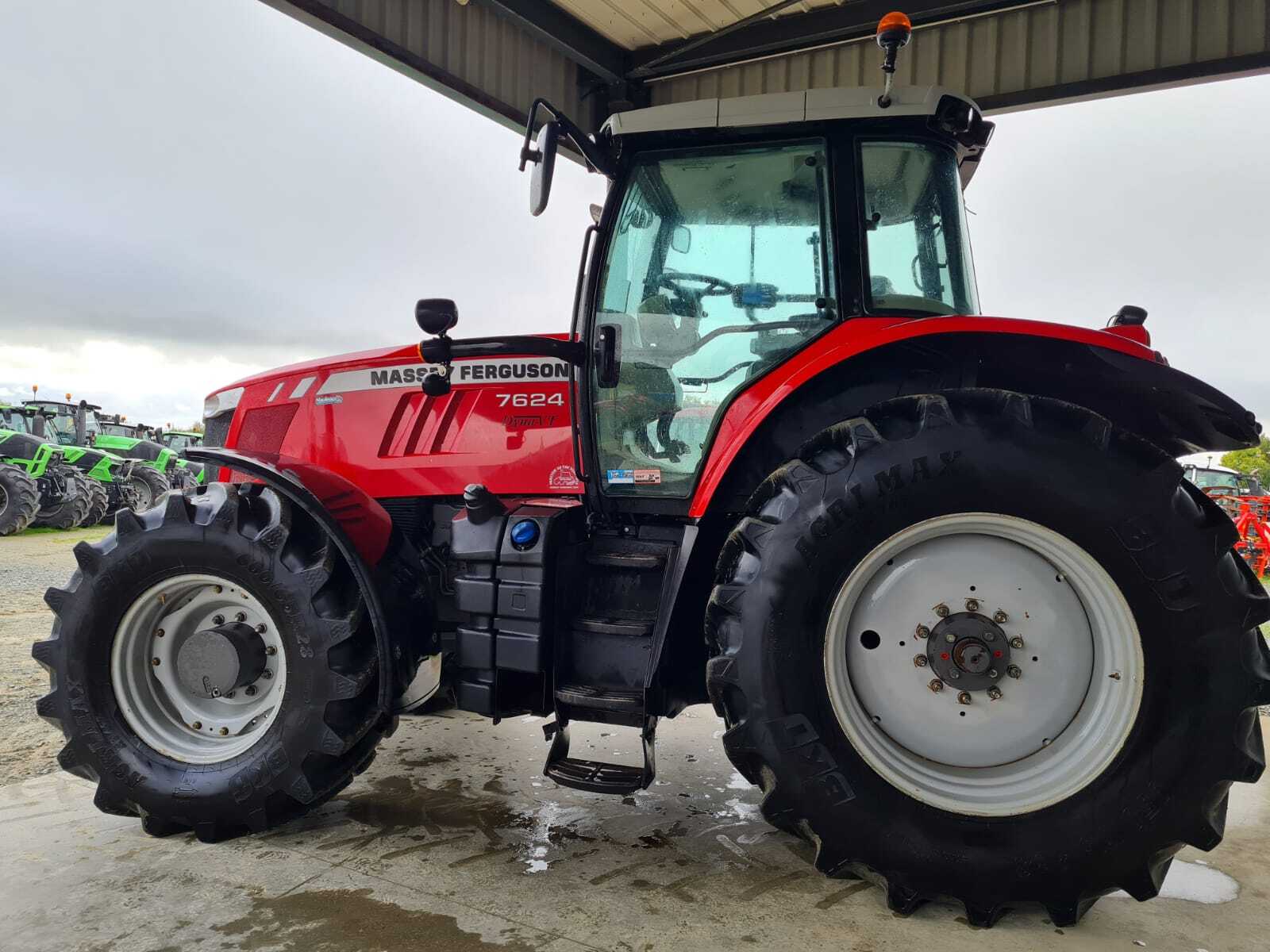 MASSEY FERGUSON 7624 DYNA VT