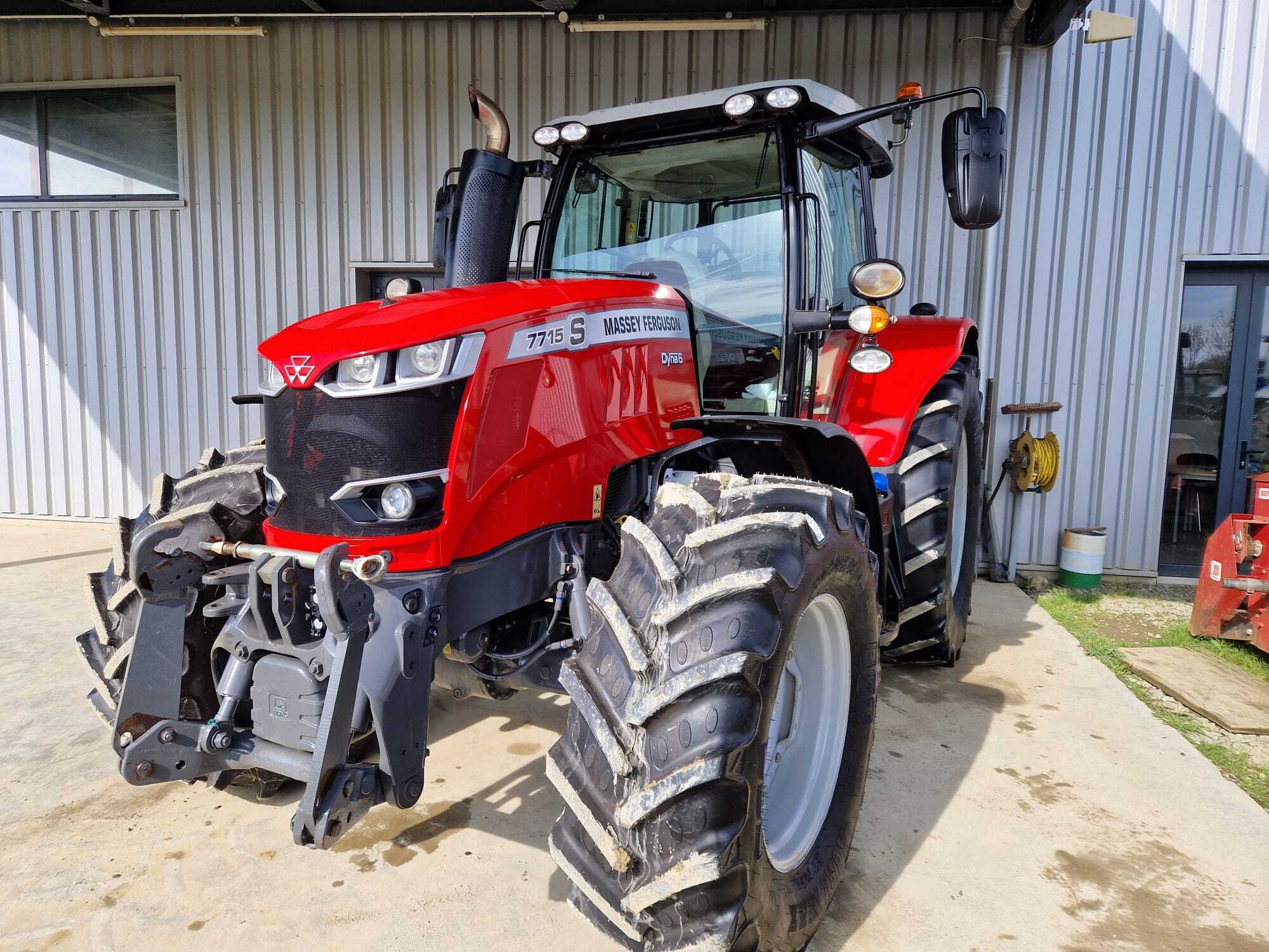MASSEY FERGUSON 7715S