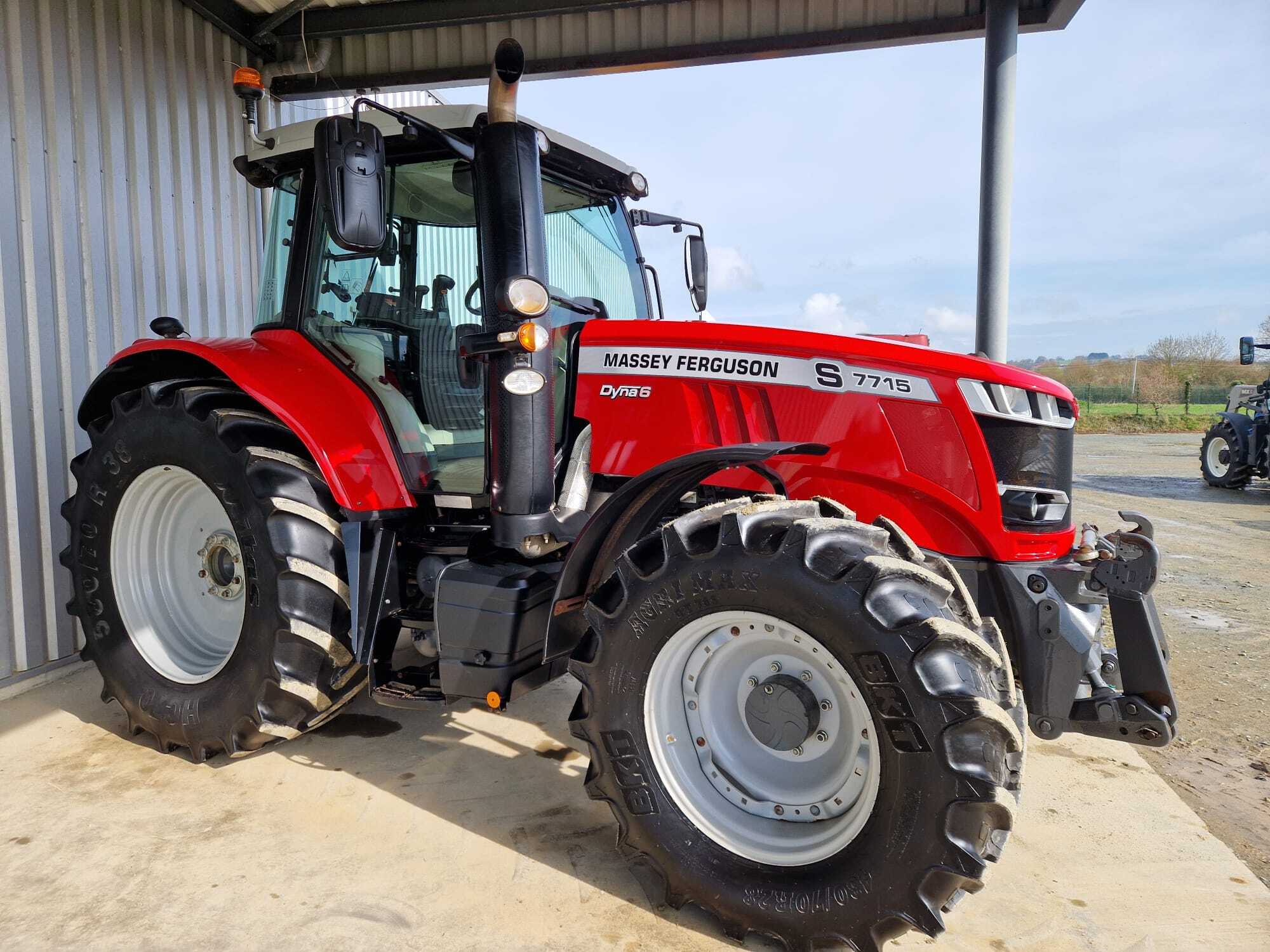 MASSEY FERGUSON 7715S