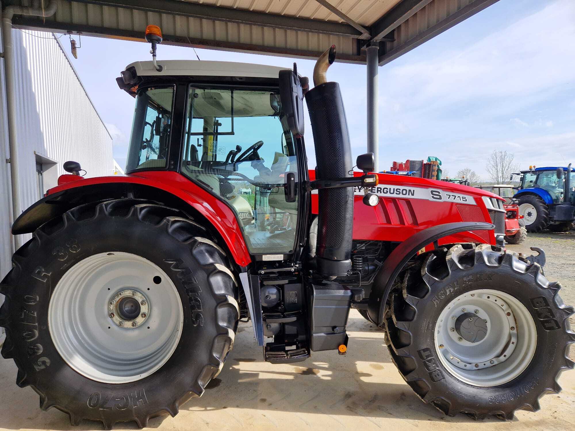 MASSEY FERGUSON 7715S