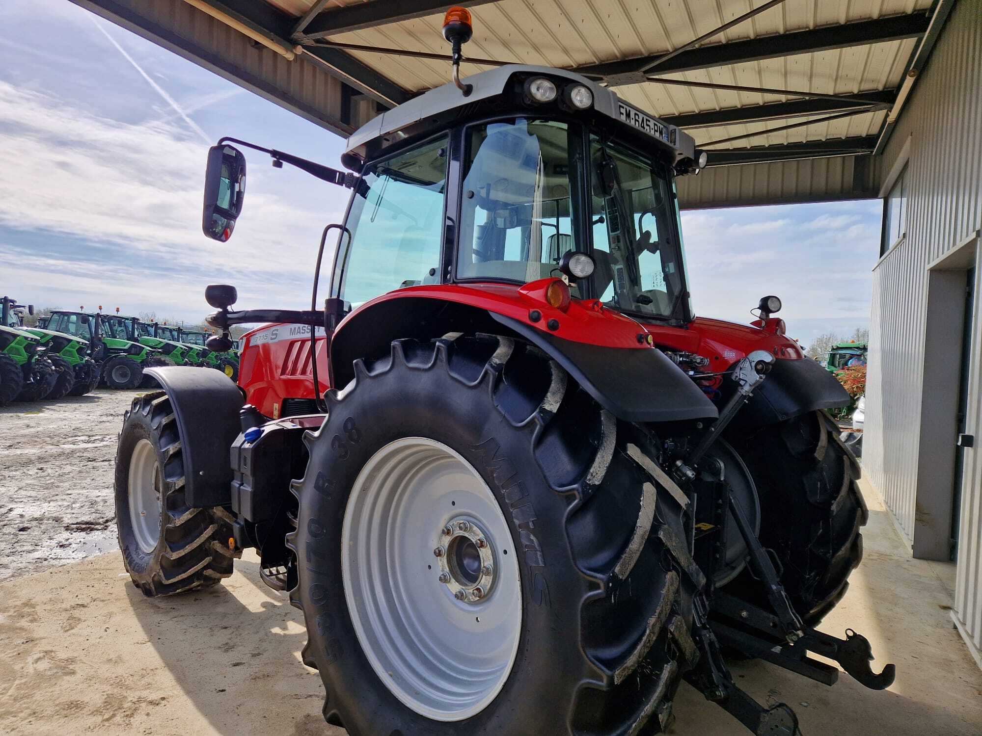 MASSEY FERGUSON 7715S