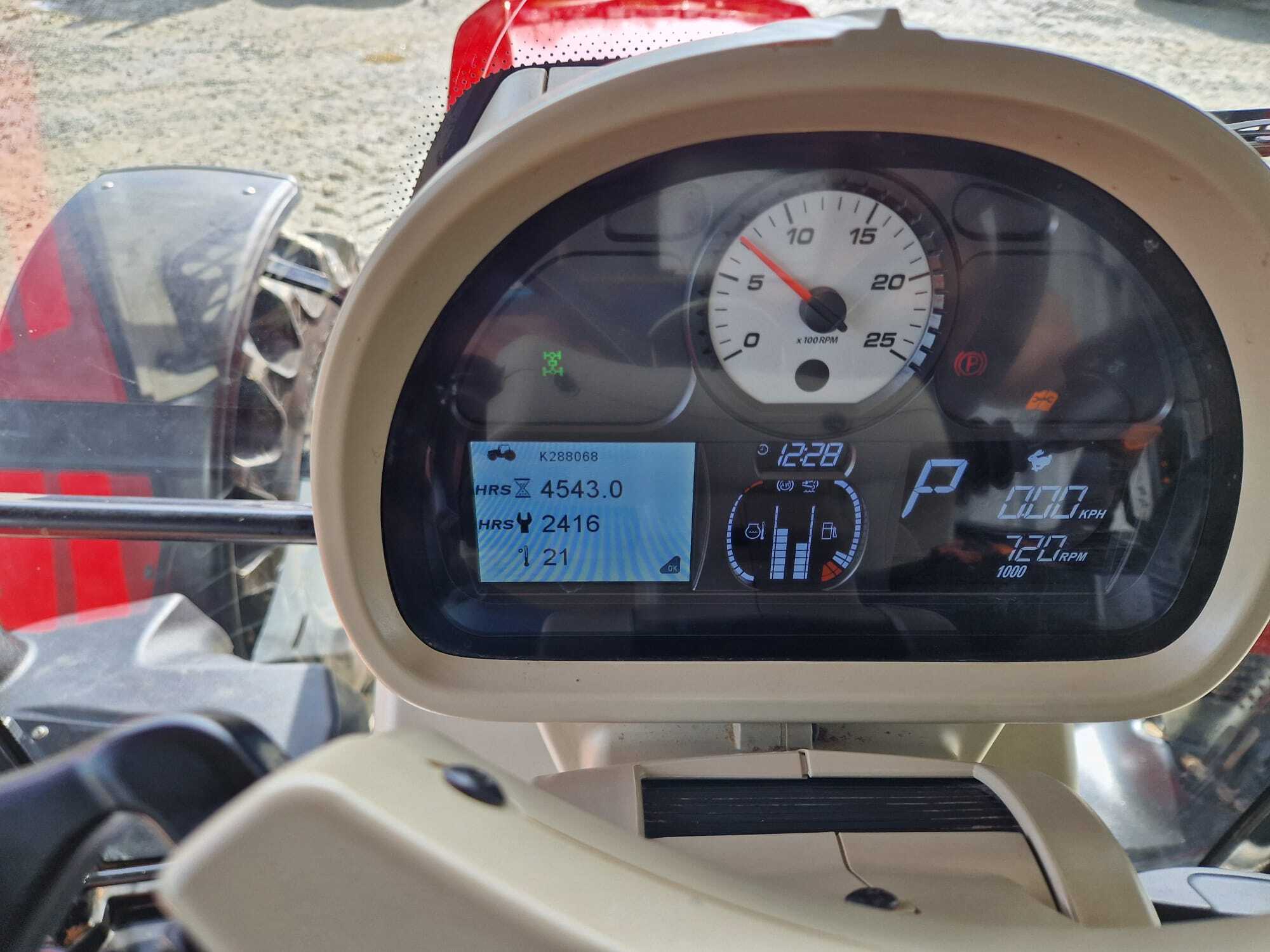 MASSEY FERGUSON 7715S