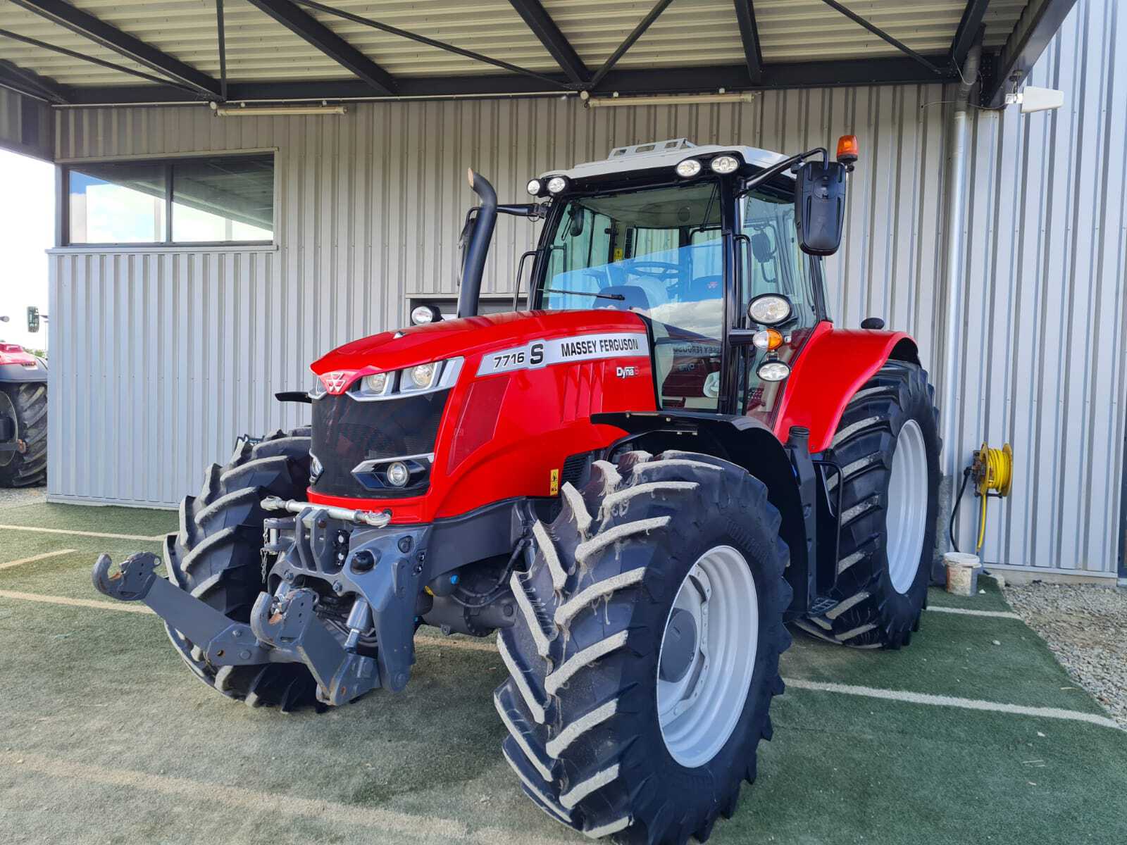 MASSEY FERGUSON 7716S DYNA 6