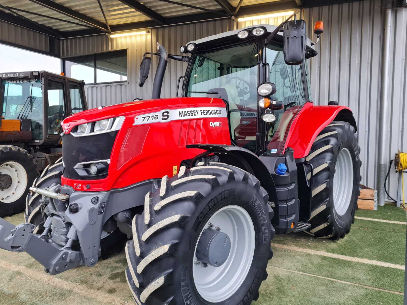 MASSEY FERGUSON 7716S DYNA 6