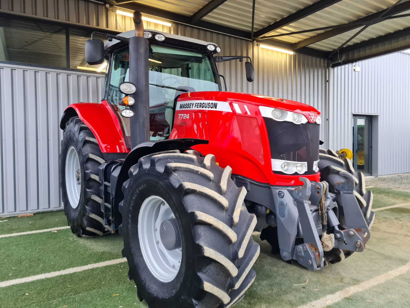 MASSEY FERGUSON 7724 DYNA 6