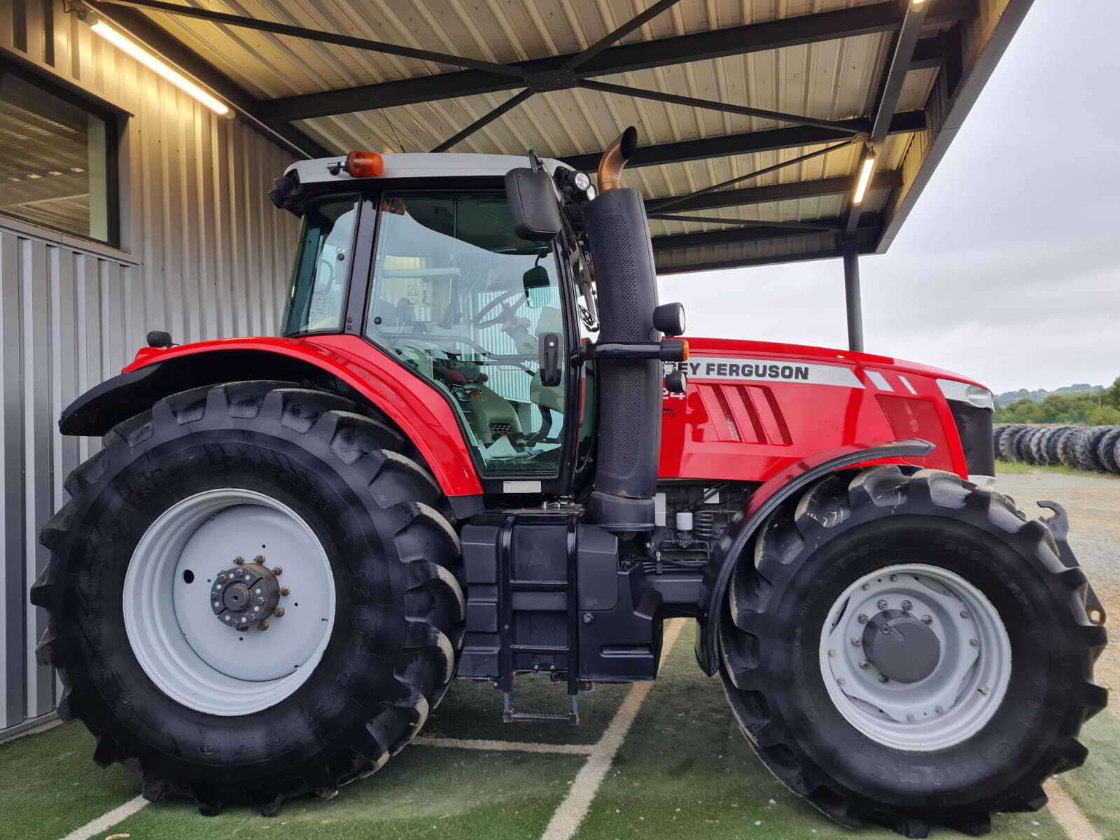 MASSEY FERGUSON 7724 DYNA 6