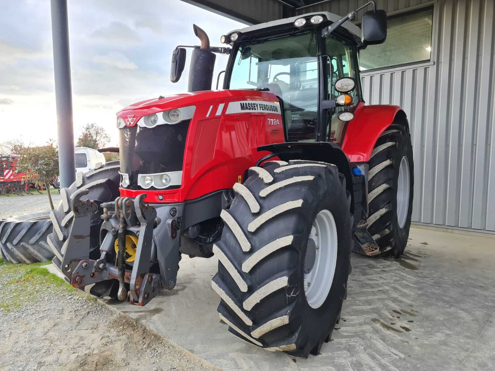 MASSEY FERGUSON 7724 DYNA VT