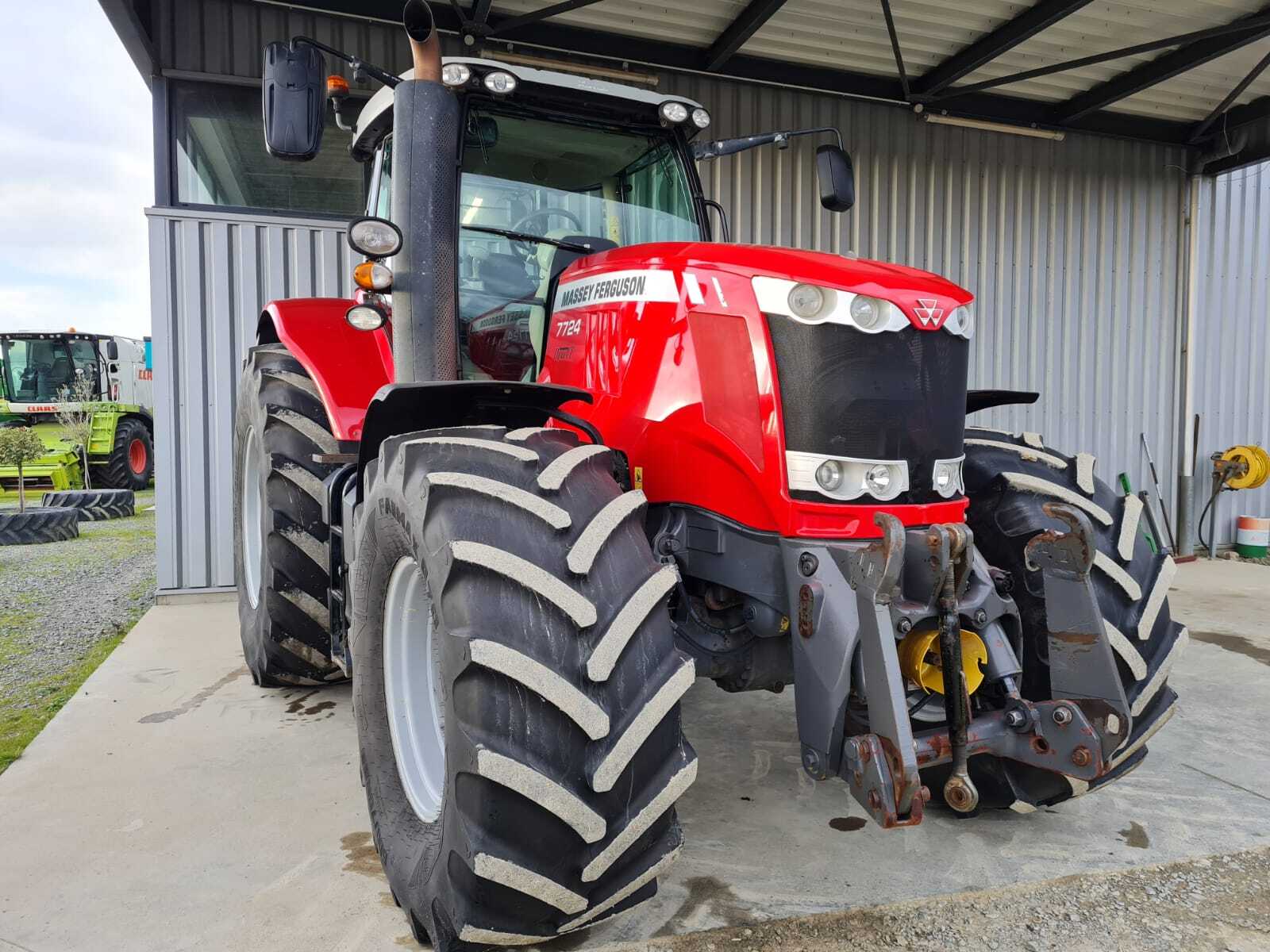MASSEY FERGUSON 7724 DYNA VT
