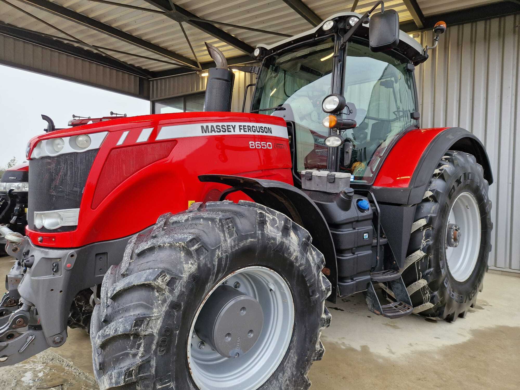 MASSEY FERGUSON 8250 DYNA VT