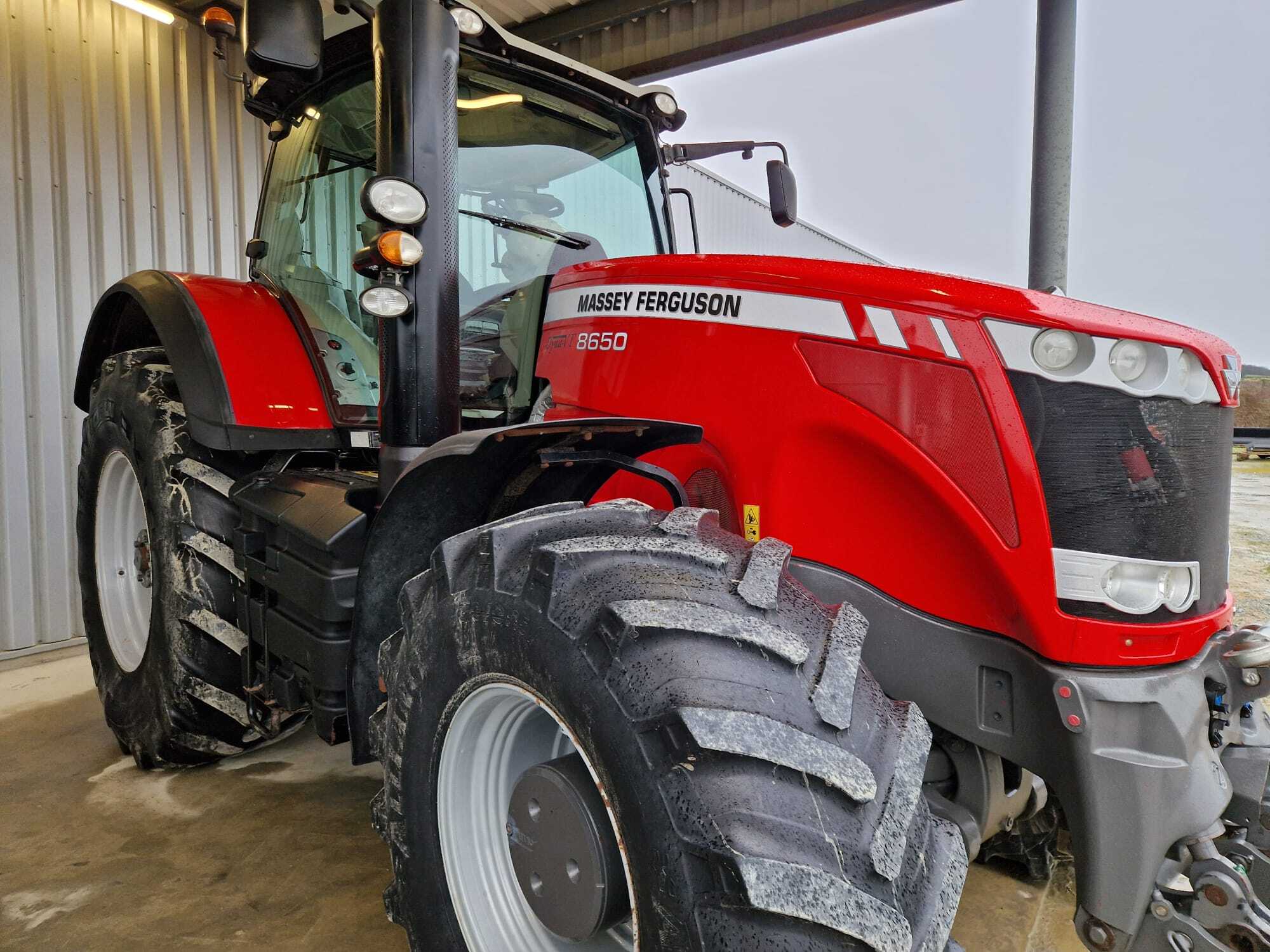 MASSEY FERGUSON 8250 DYNA VT