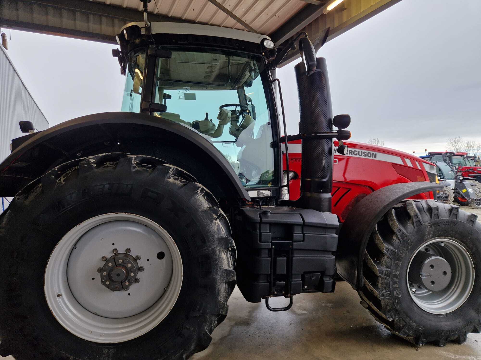 MASSEY FERGUSON 8250 DYNA VT
