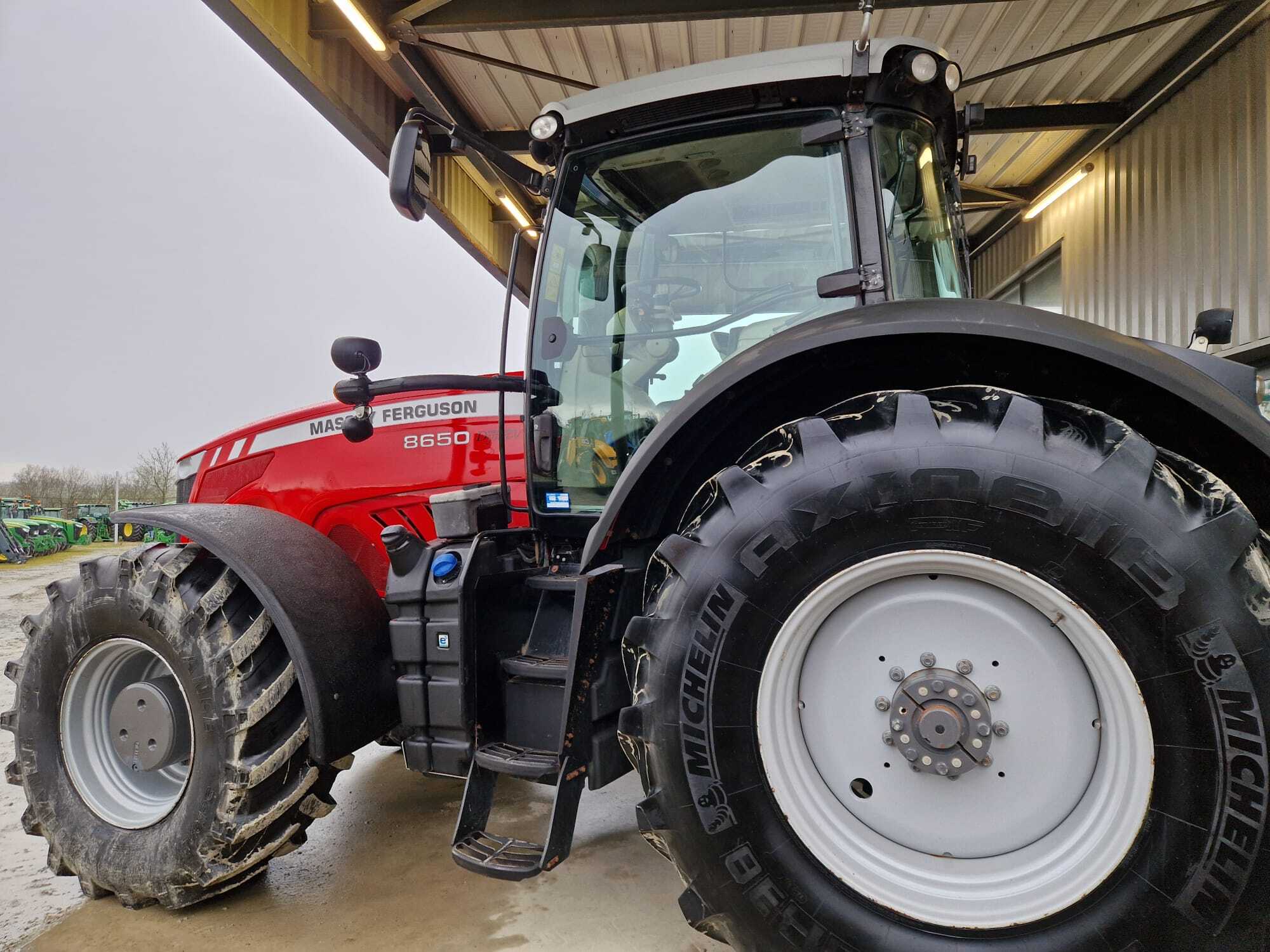 MASSEY FERGUSON 8250 DYNA VT