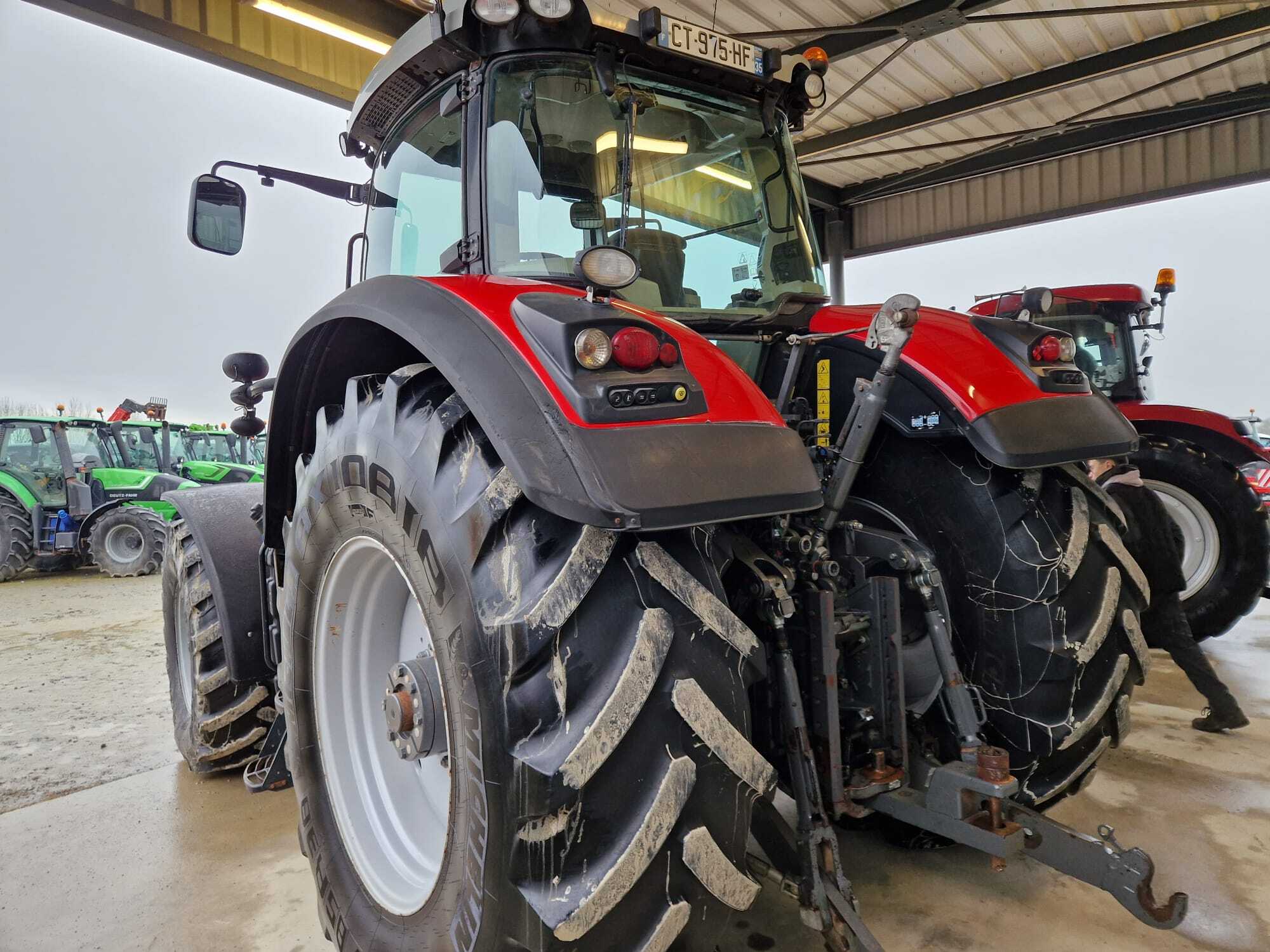 MASSEY FERGUSON 8250 DYNA VT