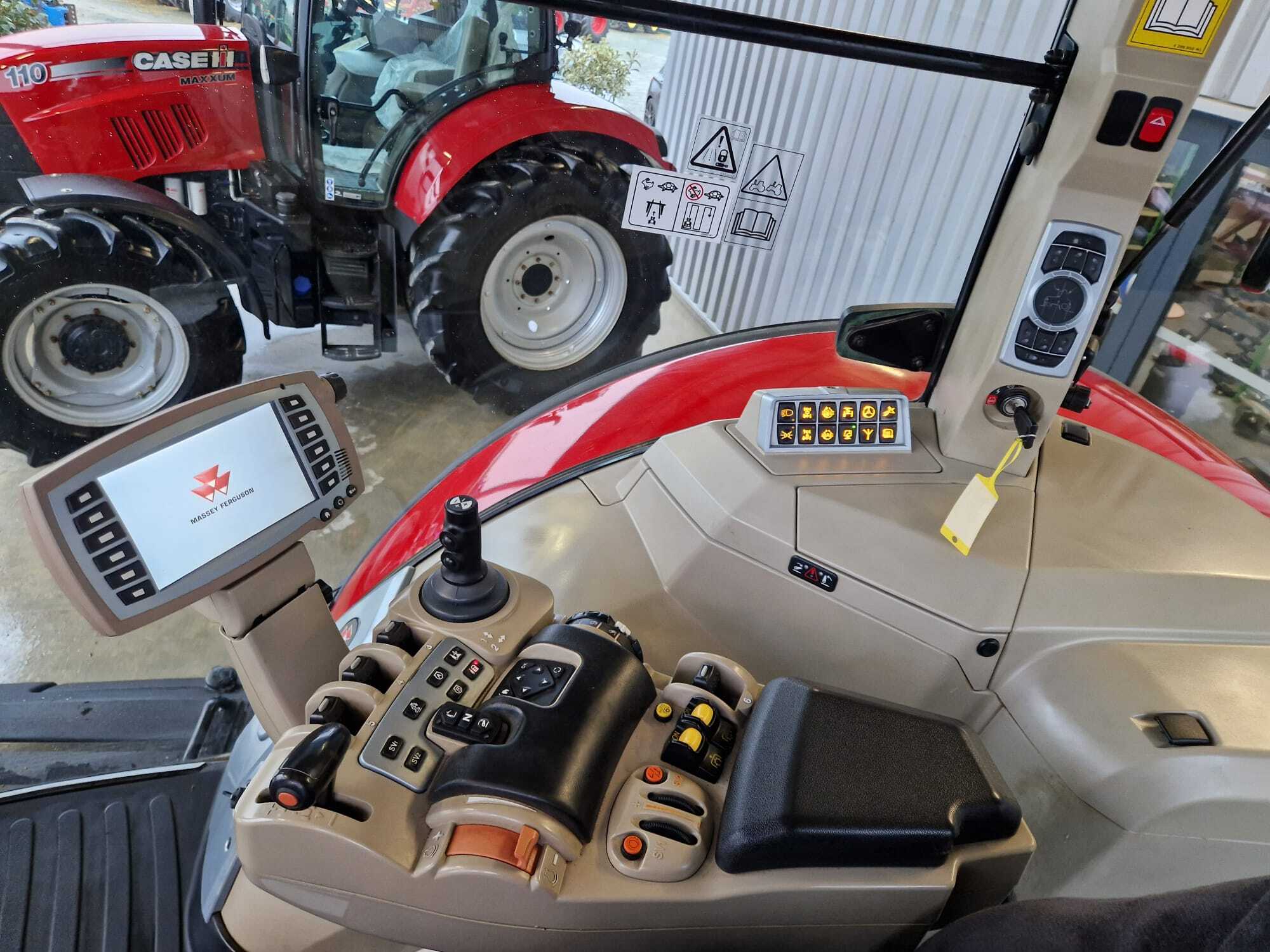 MASSEY FERGUSON 8250 DYNA VT