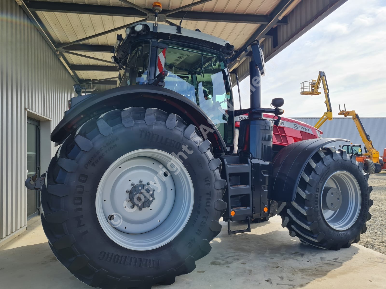 MASSEY FERGUSON 8727 S