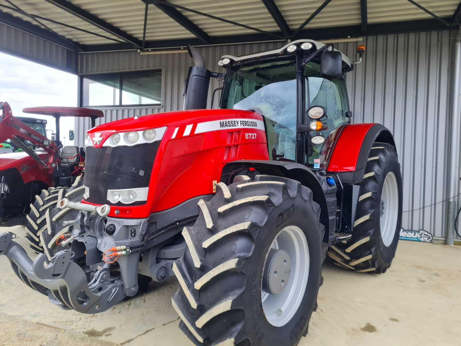 MASSEY FERGUSON 8737