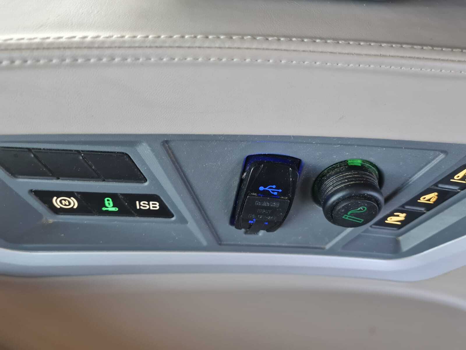 MASSEY FERGUSON 8S305 DYNA VT