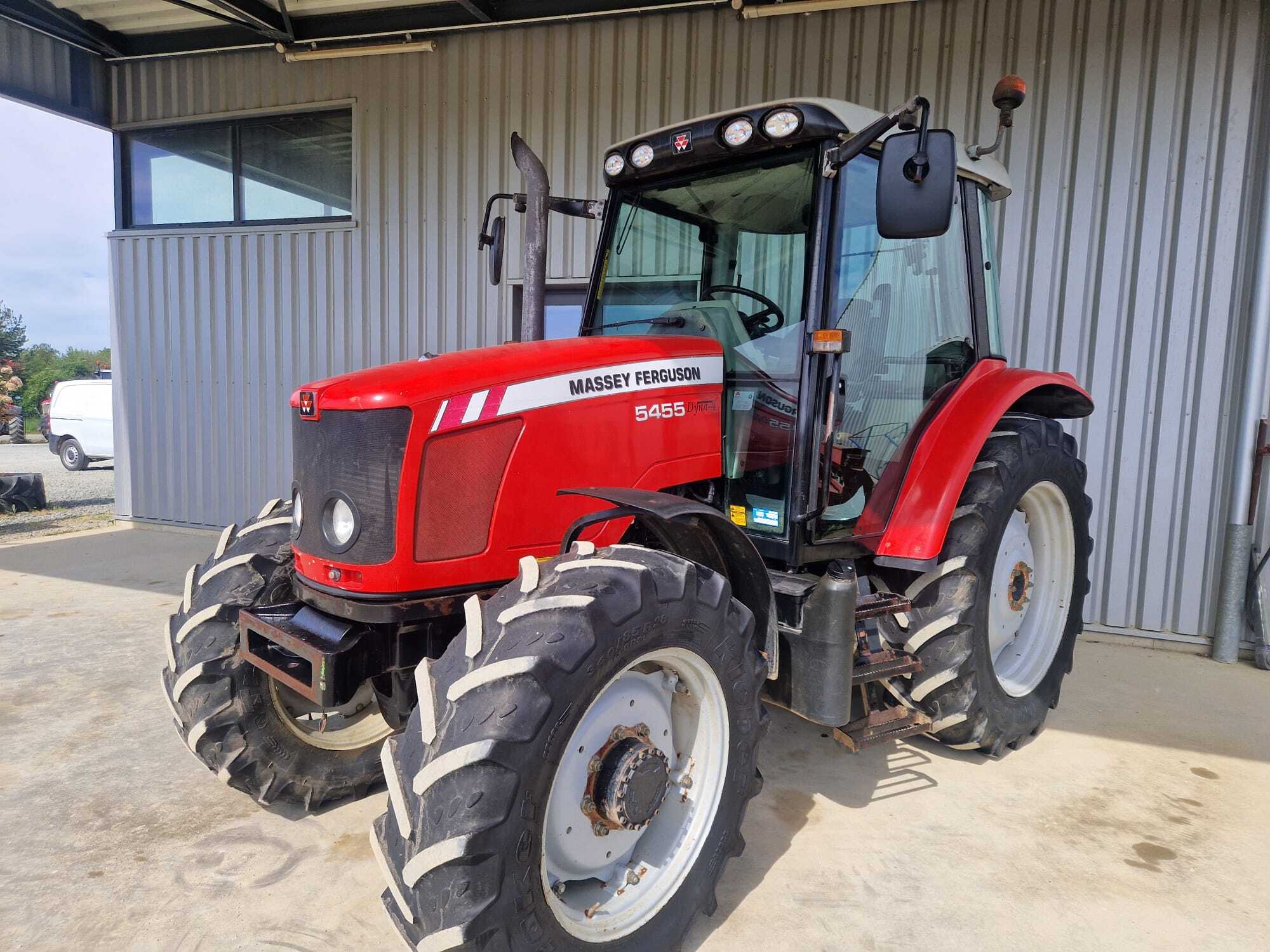 MASSEY FERGUSON 5455 DYNA 4