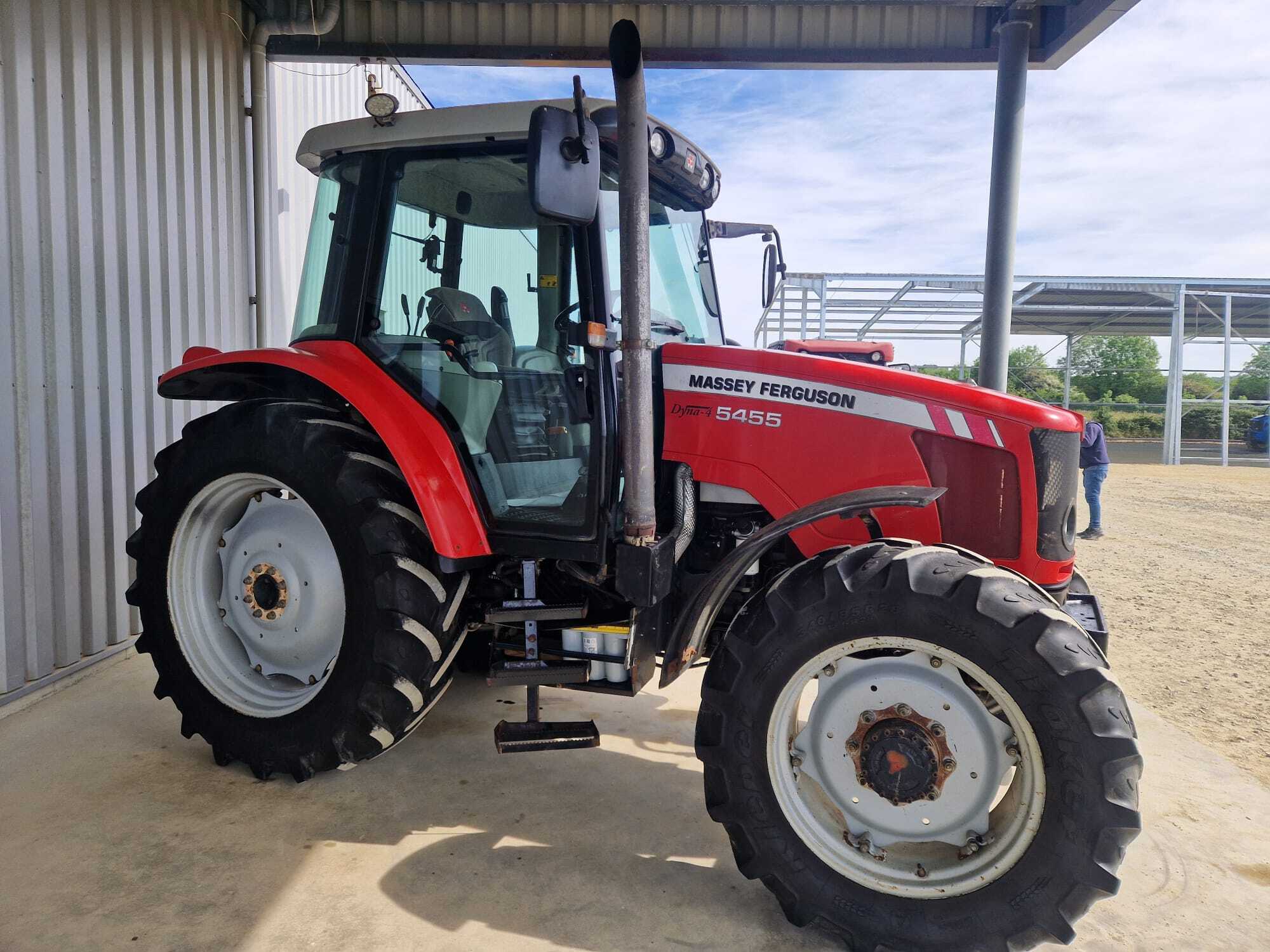 MASSEY FERGUSON 5455 DYNA 4