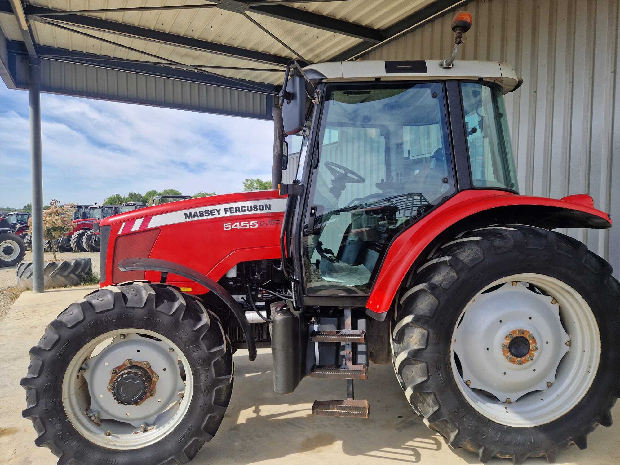 MASSEY FERGUSON 5455 DYNA 4