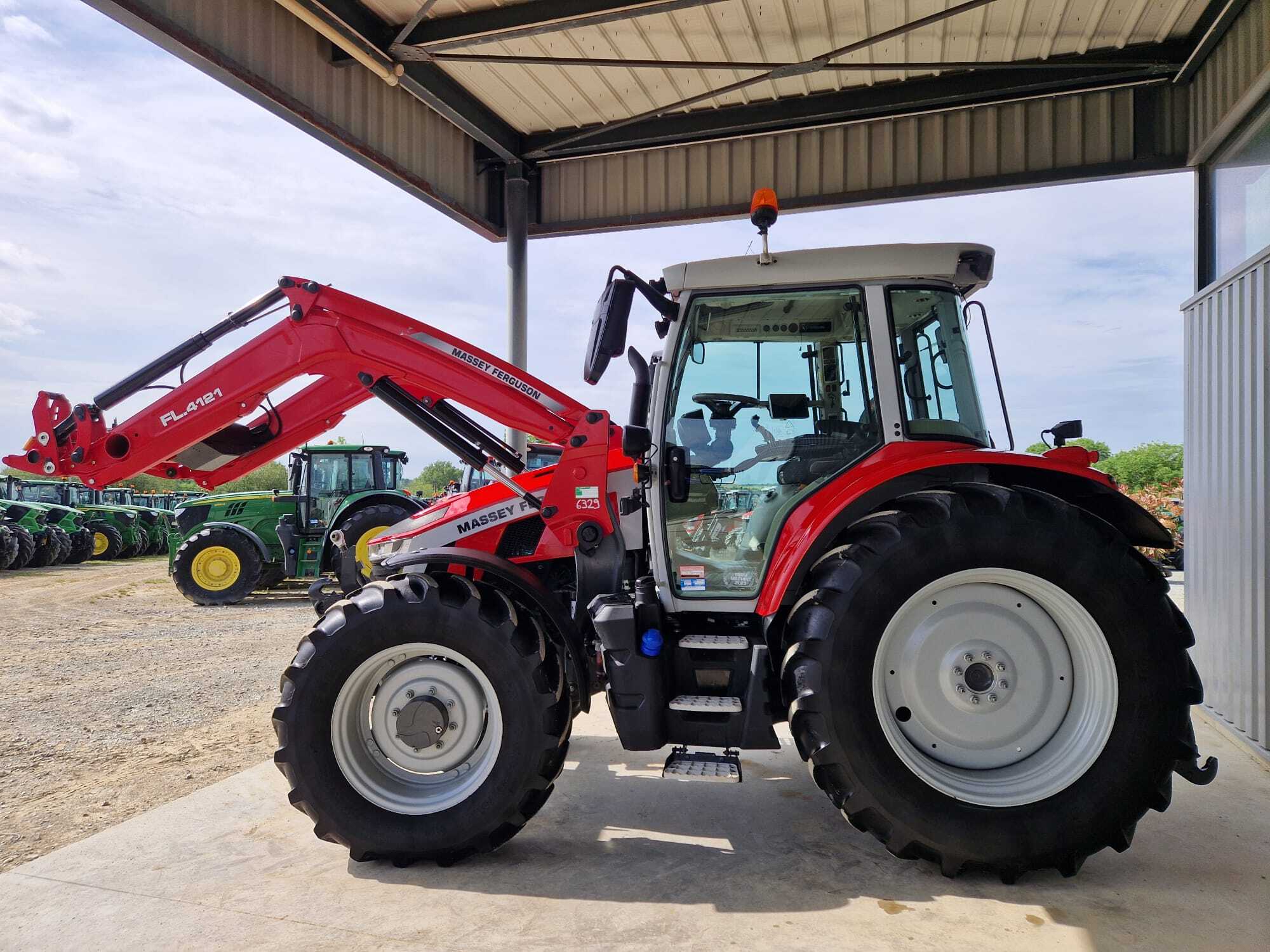 MASSEY FERGUSON 5S 135