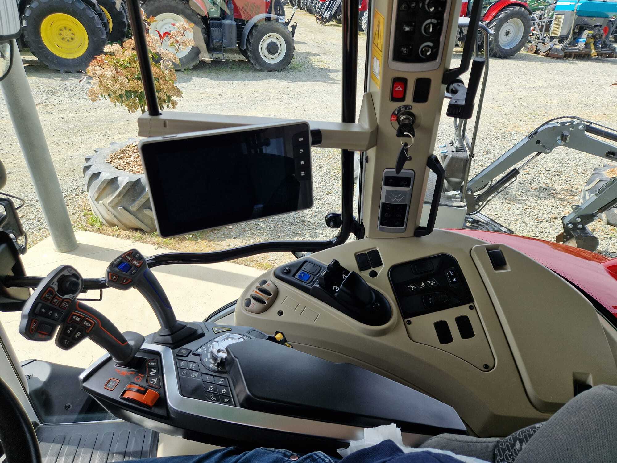 MASSEY FERGUSON 5S 135