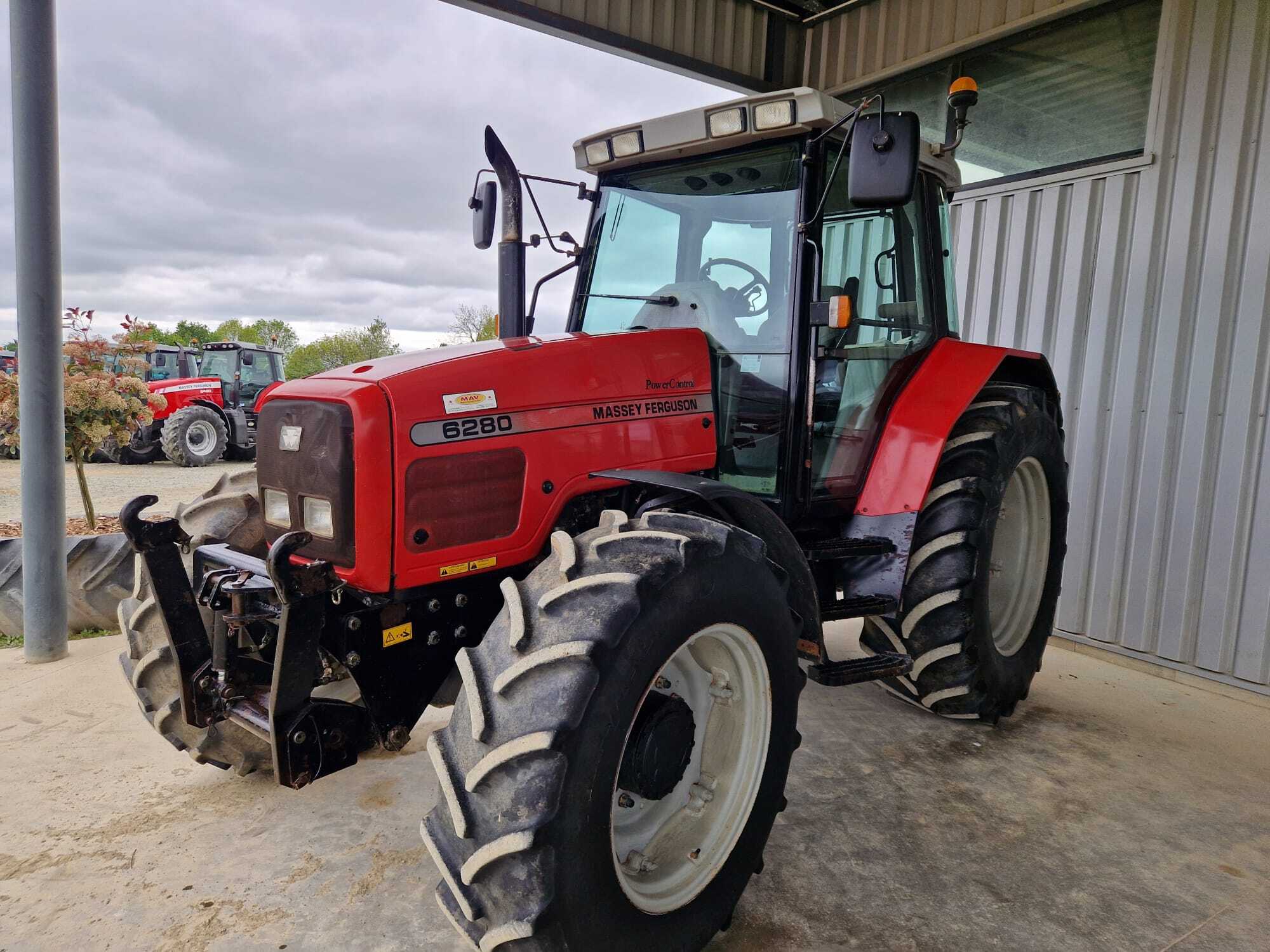 MASSEY FERGUSON 5455 DYNA 4