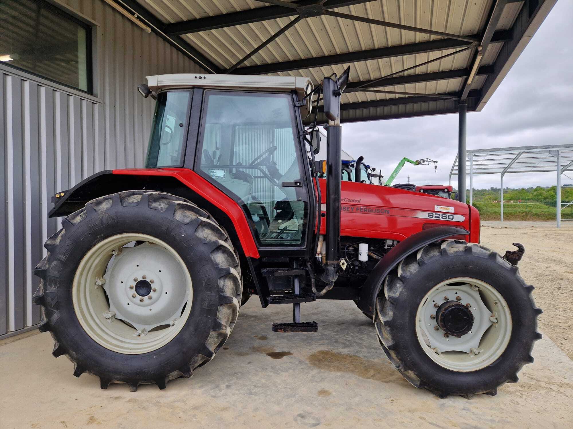 MASSEY FERGUSON 5455 DYNA 4