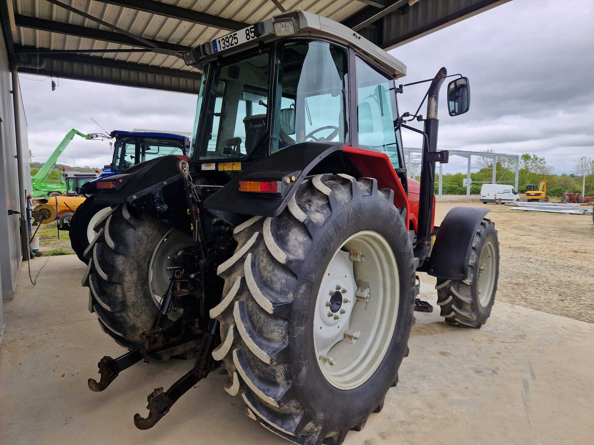 MASSEY FERGUSON 5455 DYNA 4