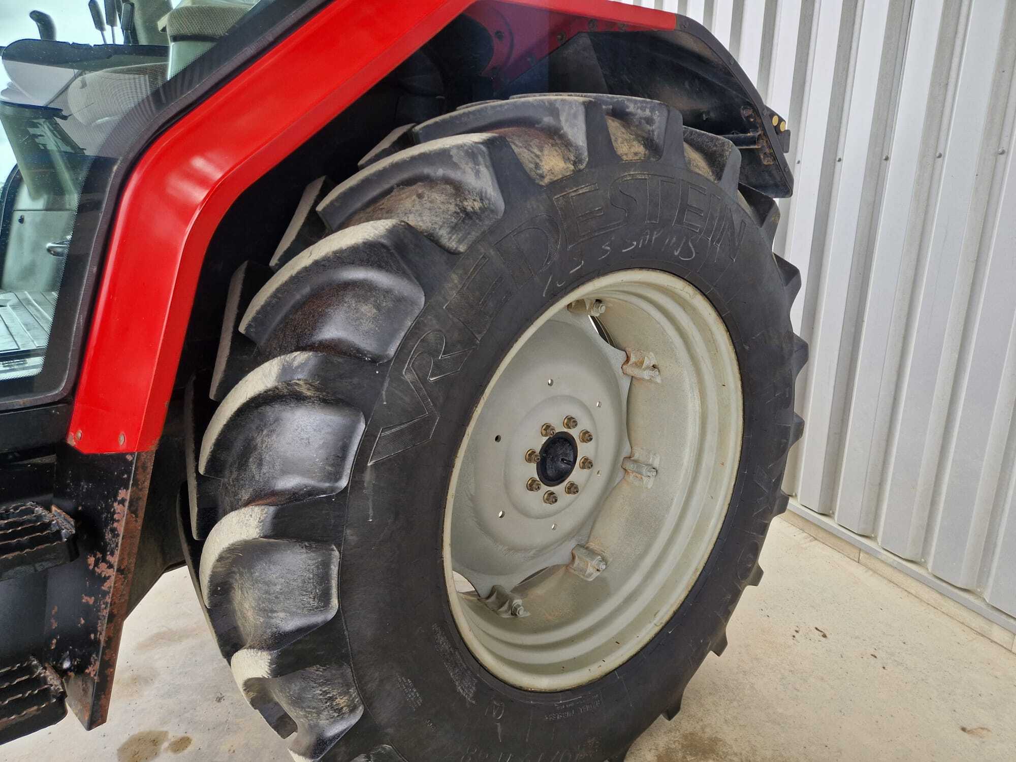 MASSEY FERGUSON 5455 DYNA 4
