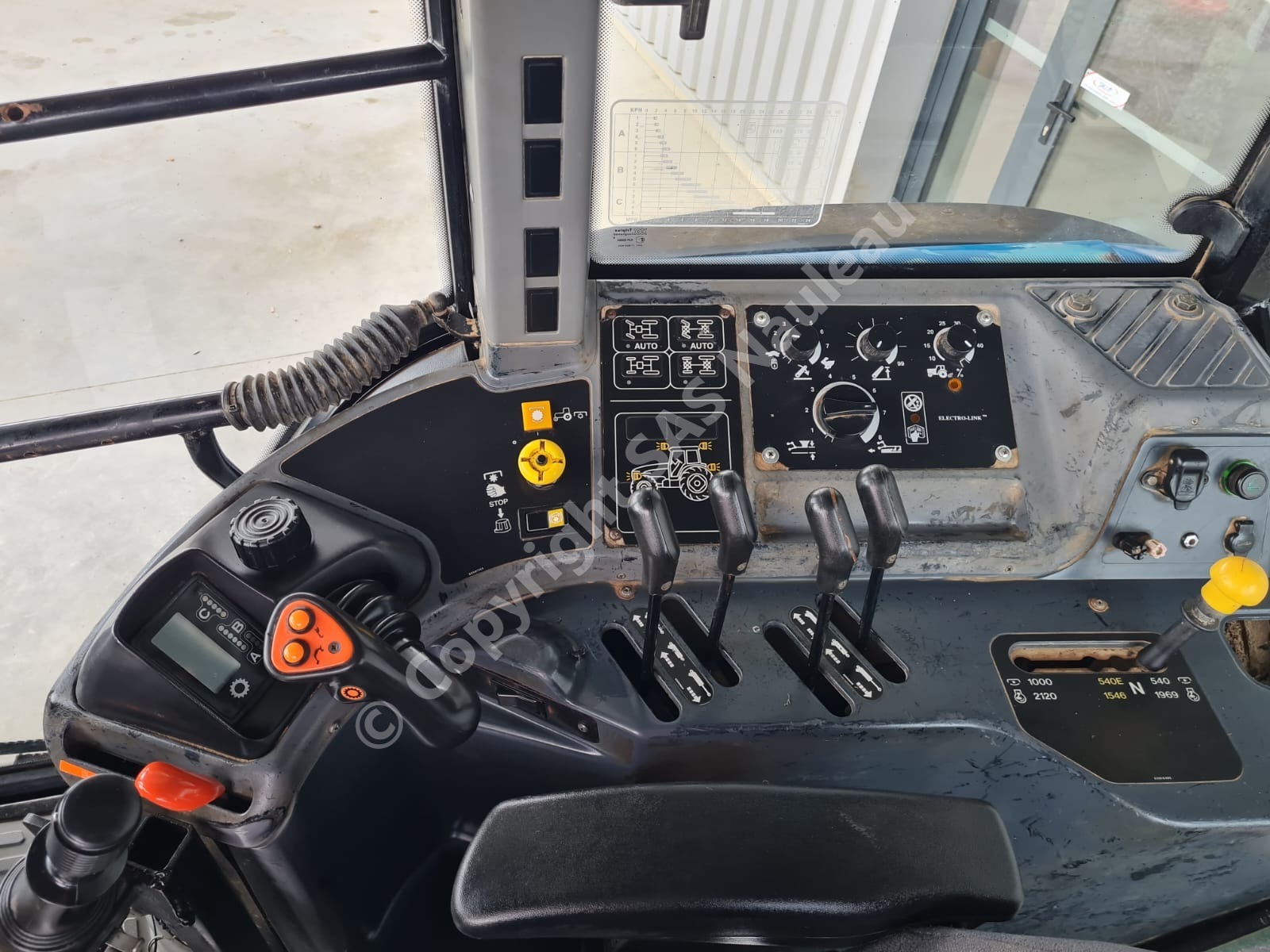 NEW HOLLAND 8360