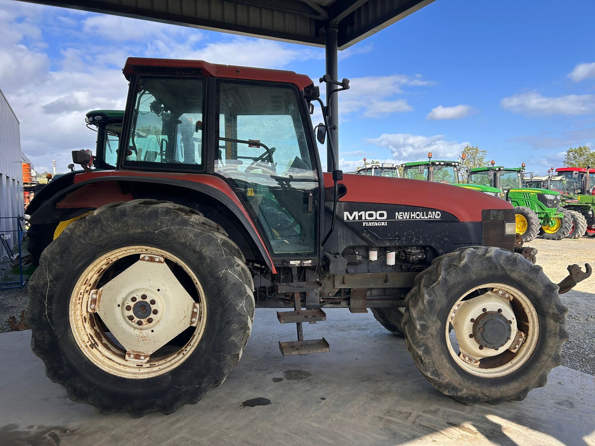 NEW HOLLAND M100 DT