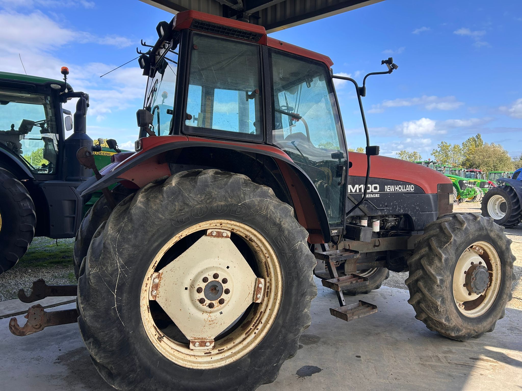 NEW HOLLAND M100 DT