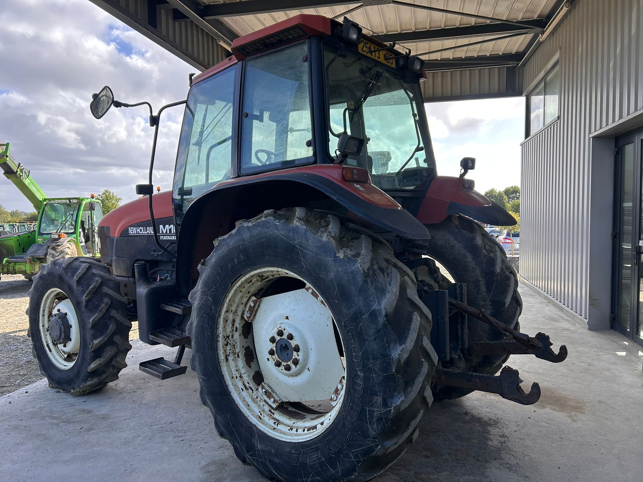 NEW HOLLAND M100 DT
