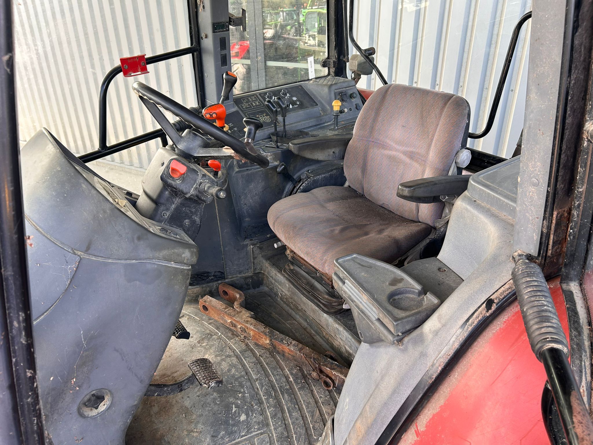 NEW HOLLAND M100 DT