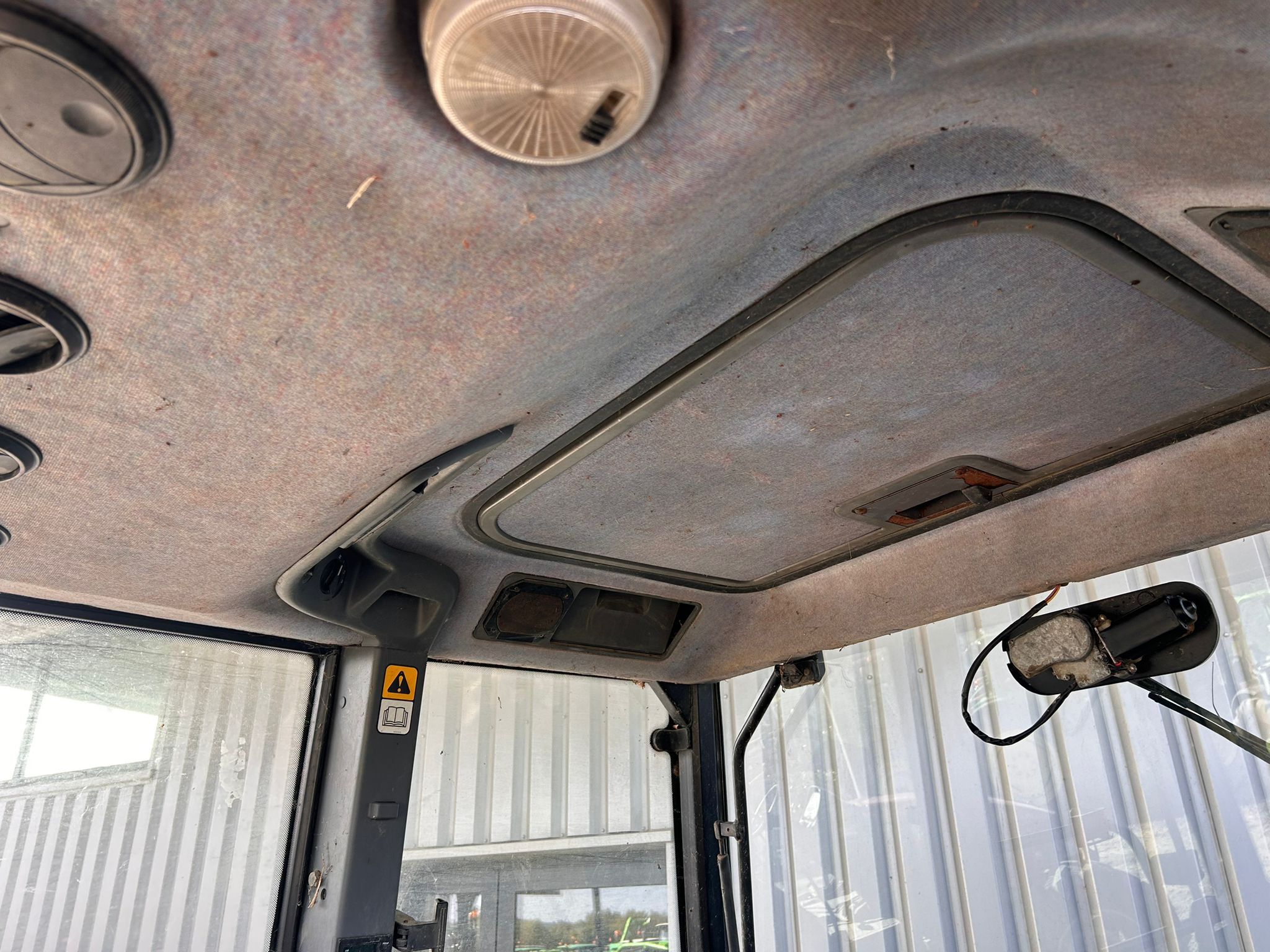 NEW HOLLAND M100 DT