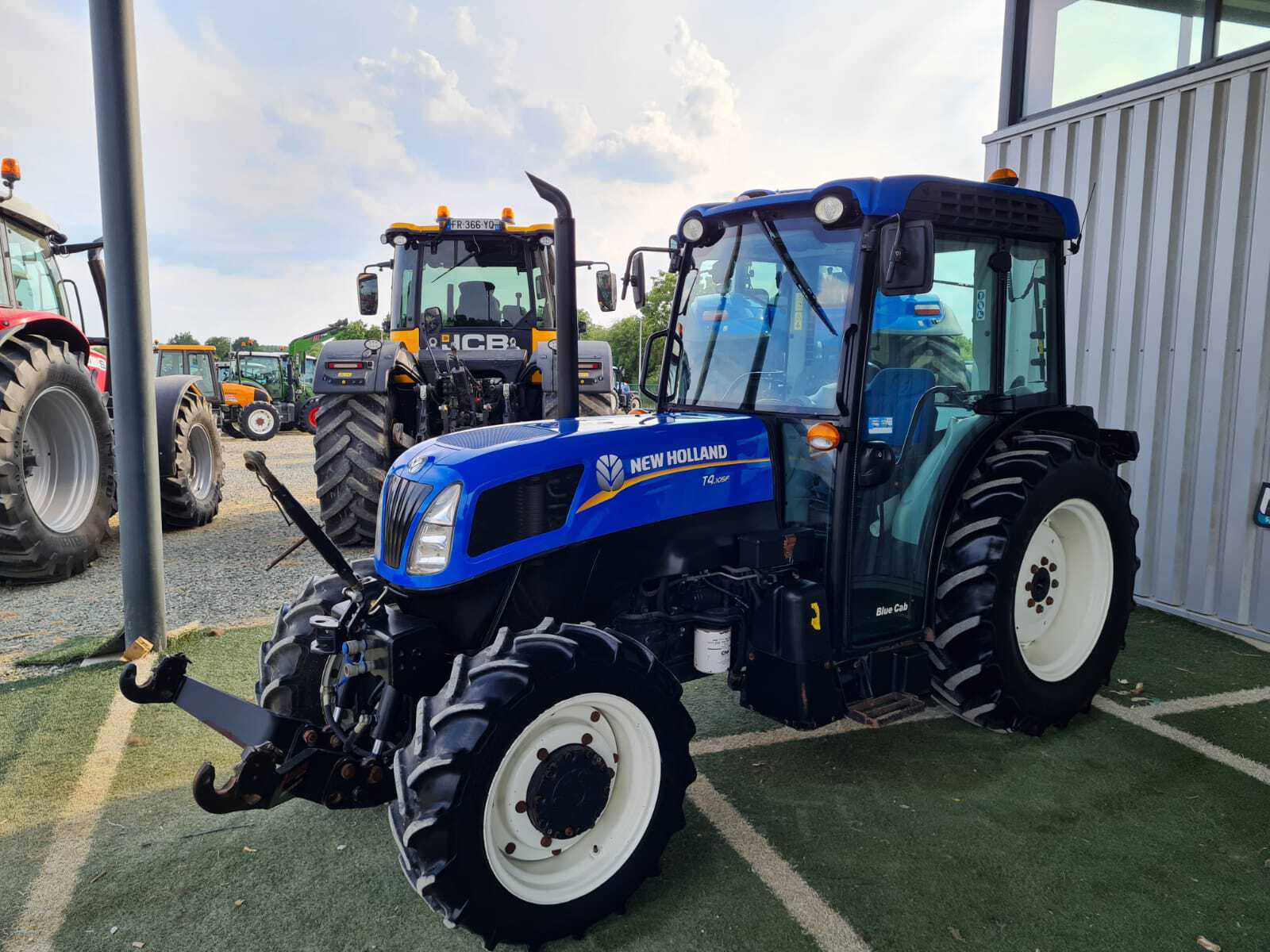 NEW HOLLAND T4.105F