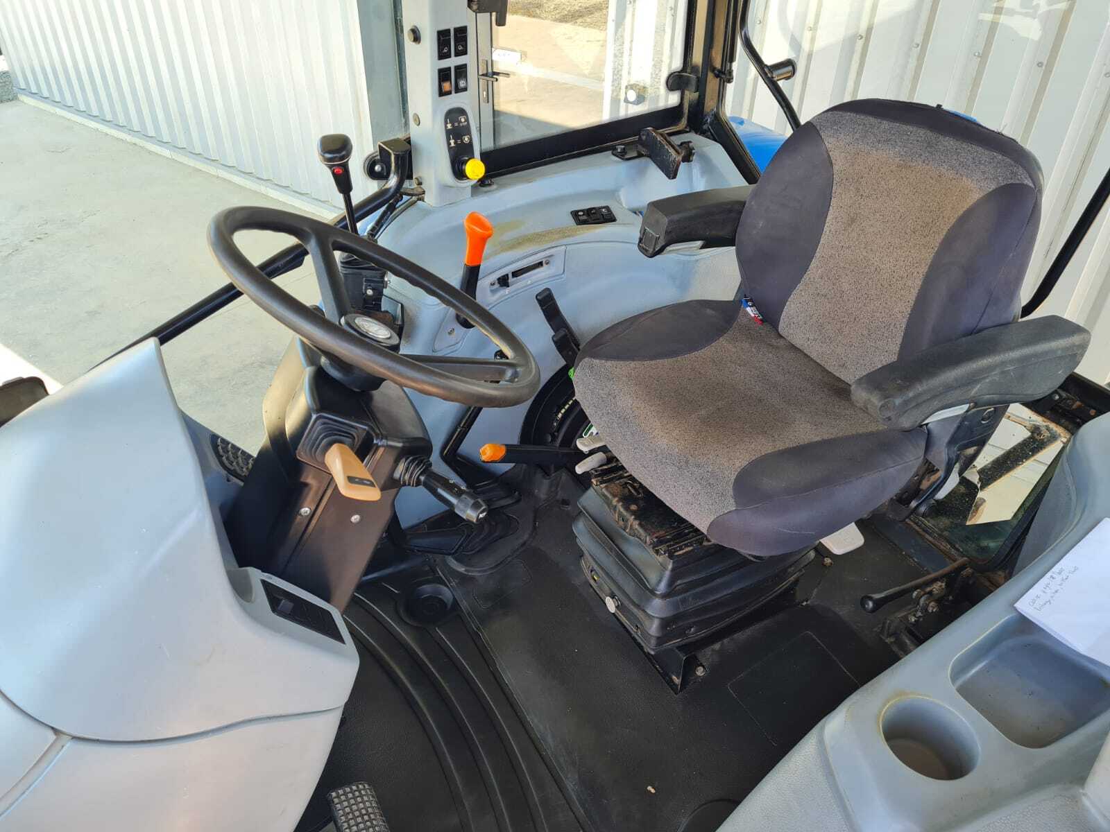 NEW HOLLAND T5040