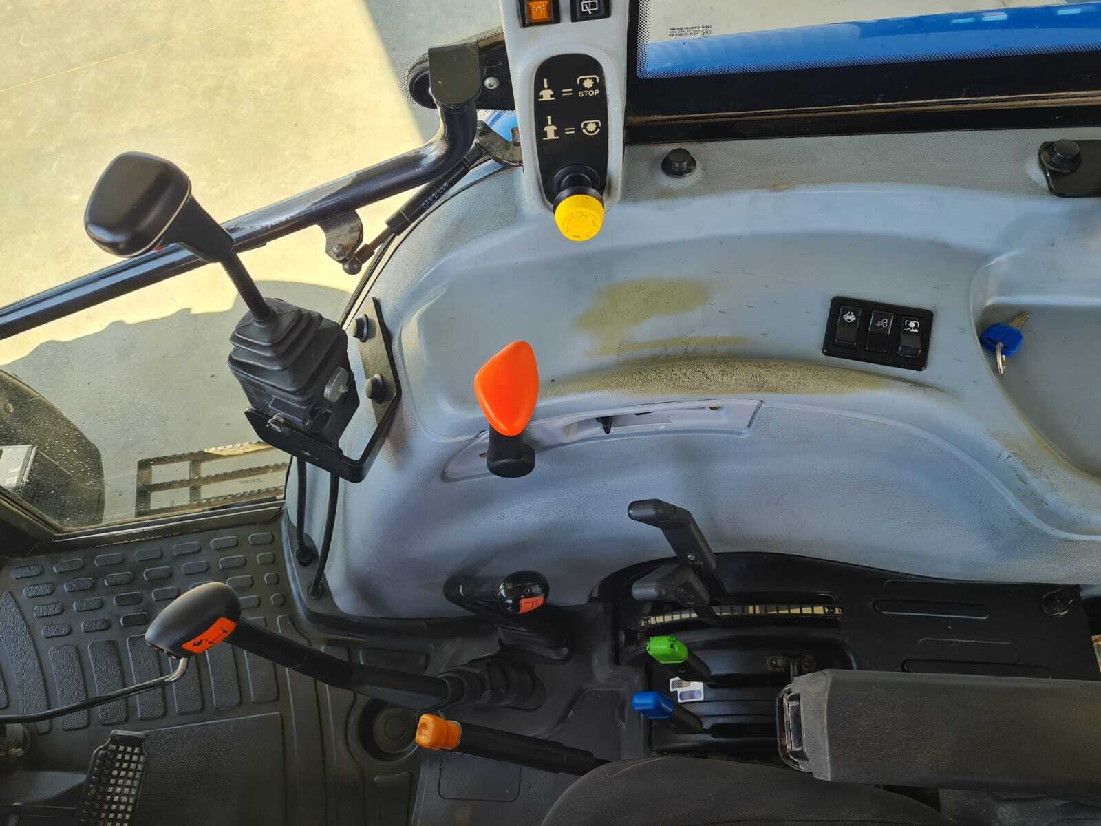 NEW HOLLAND T5040