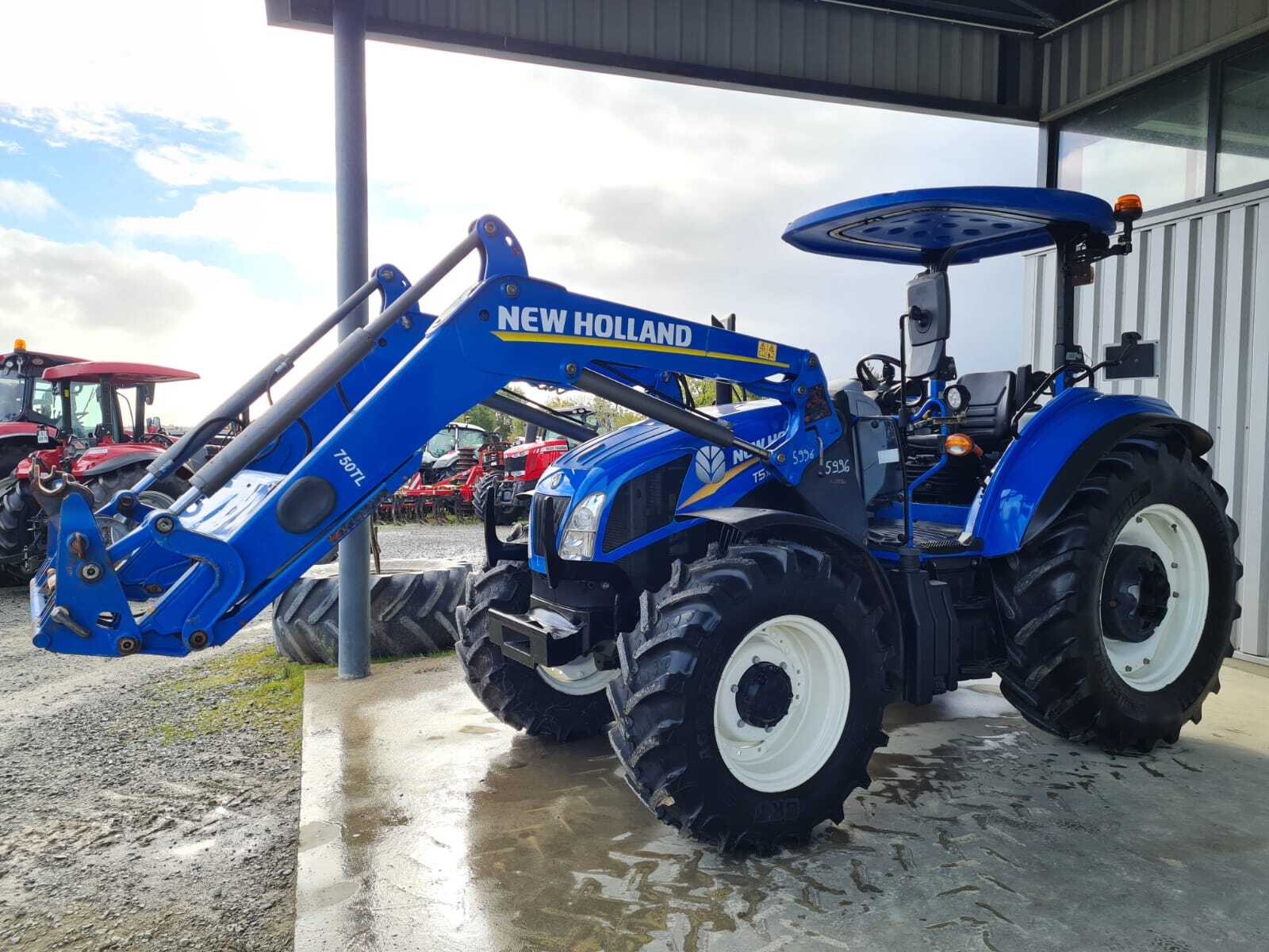 NEW HOLLAND T5.105