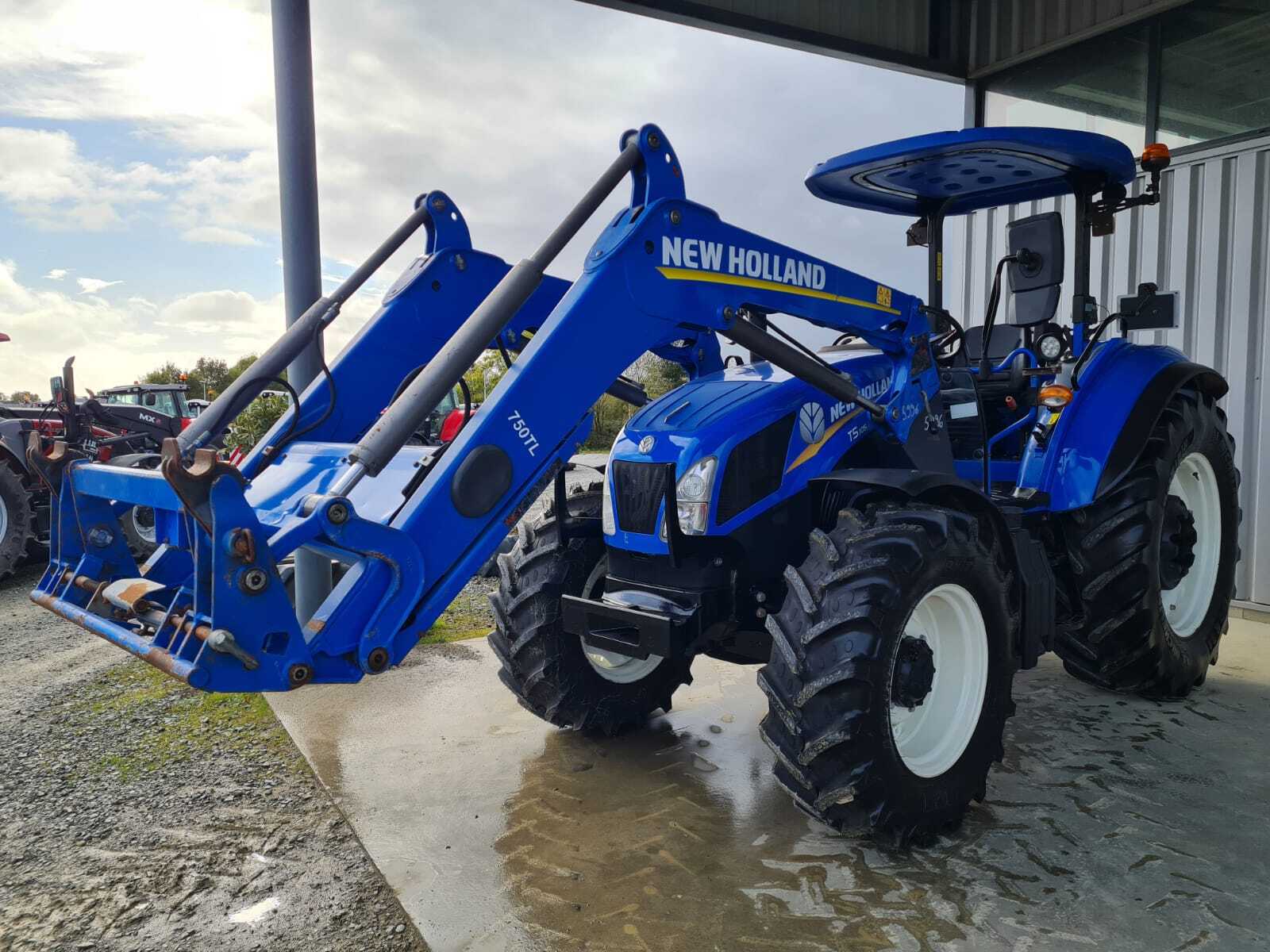 NEW HOLLAND T5.105