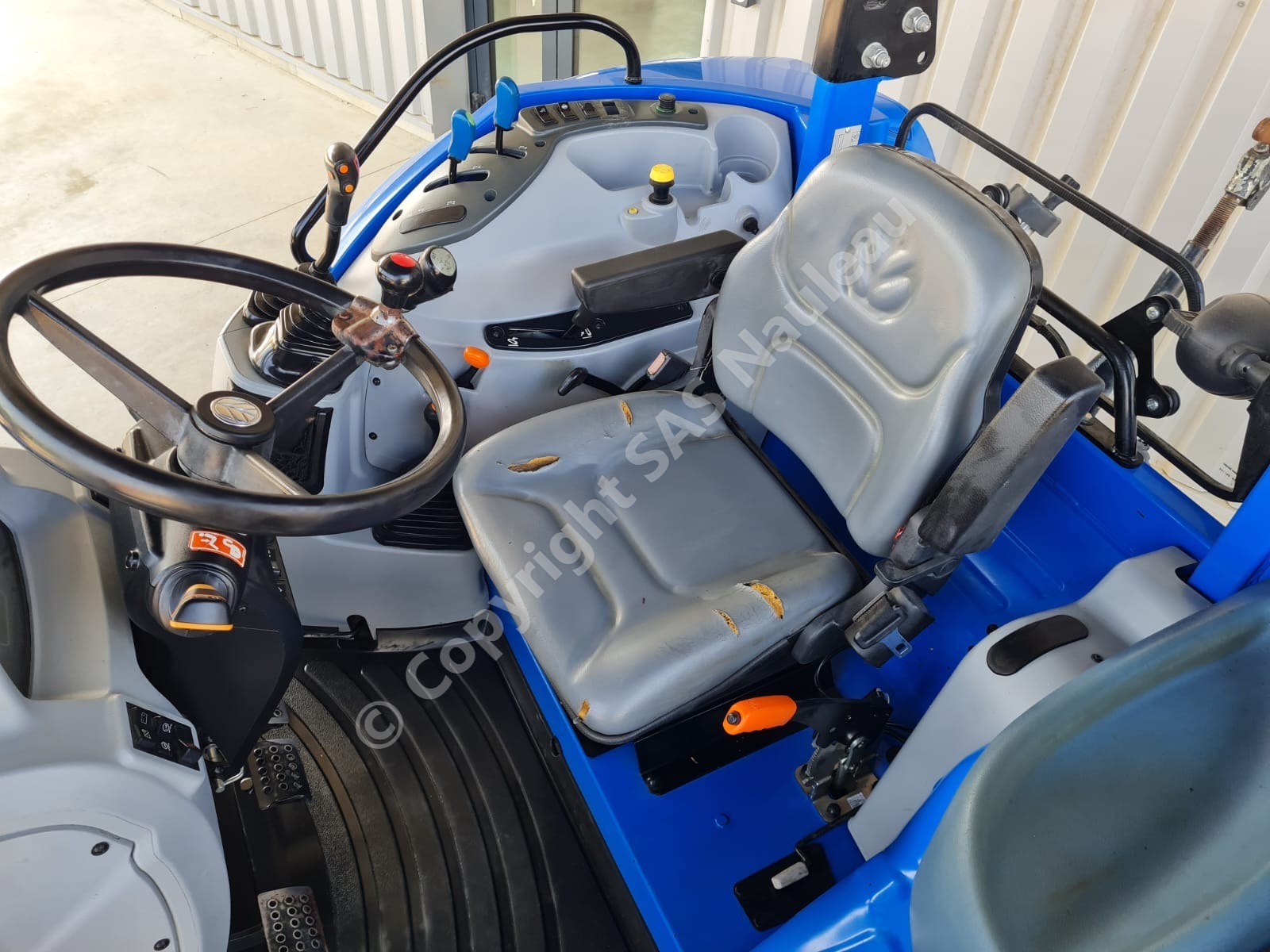 NEW HOLLAND T5 105 DC